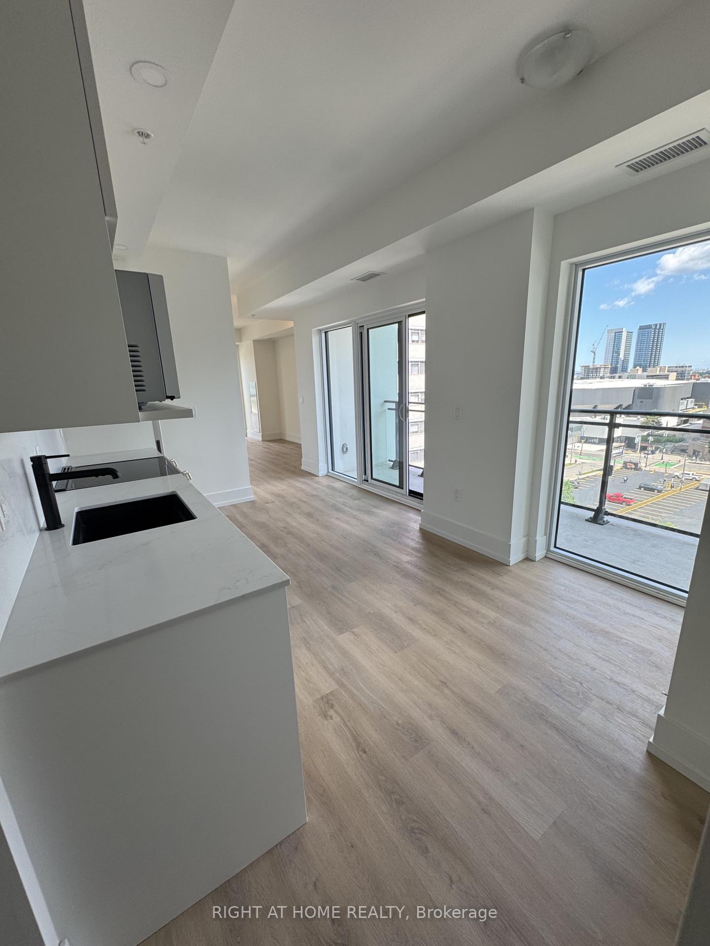 Photo 3 of Unit 808, 206 King Street W, Hamilton, Central — HOMEH