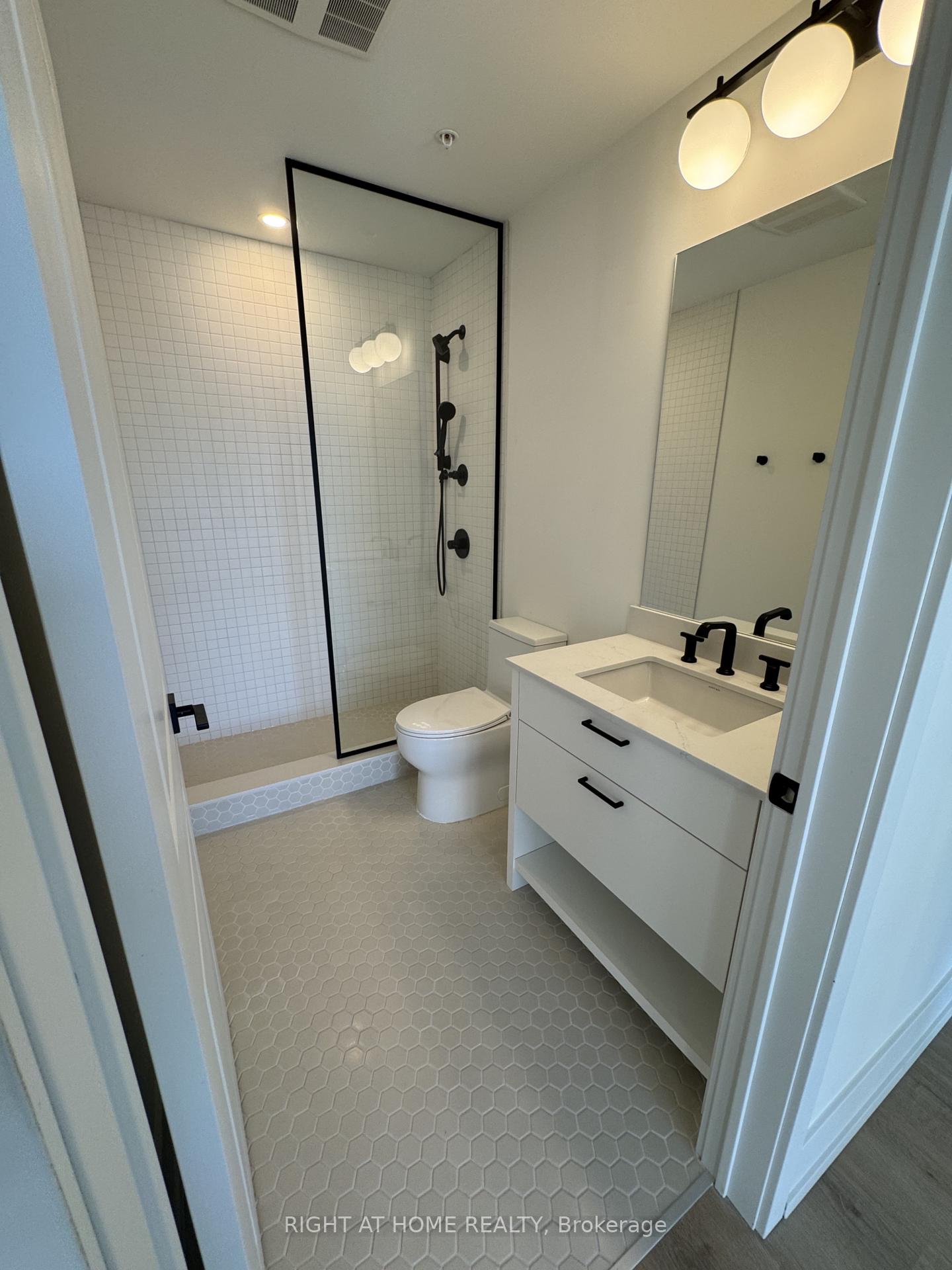 Photo 8 of Unit 808, 206 King Street W, Hamilton, Central — HOMEH