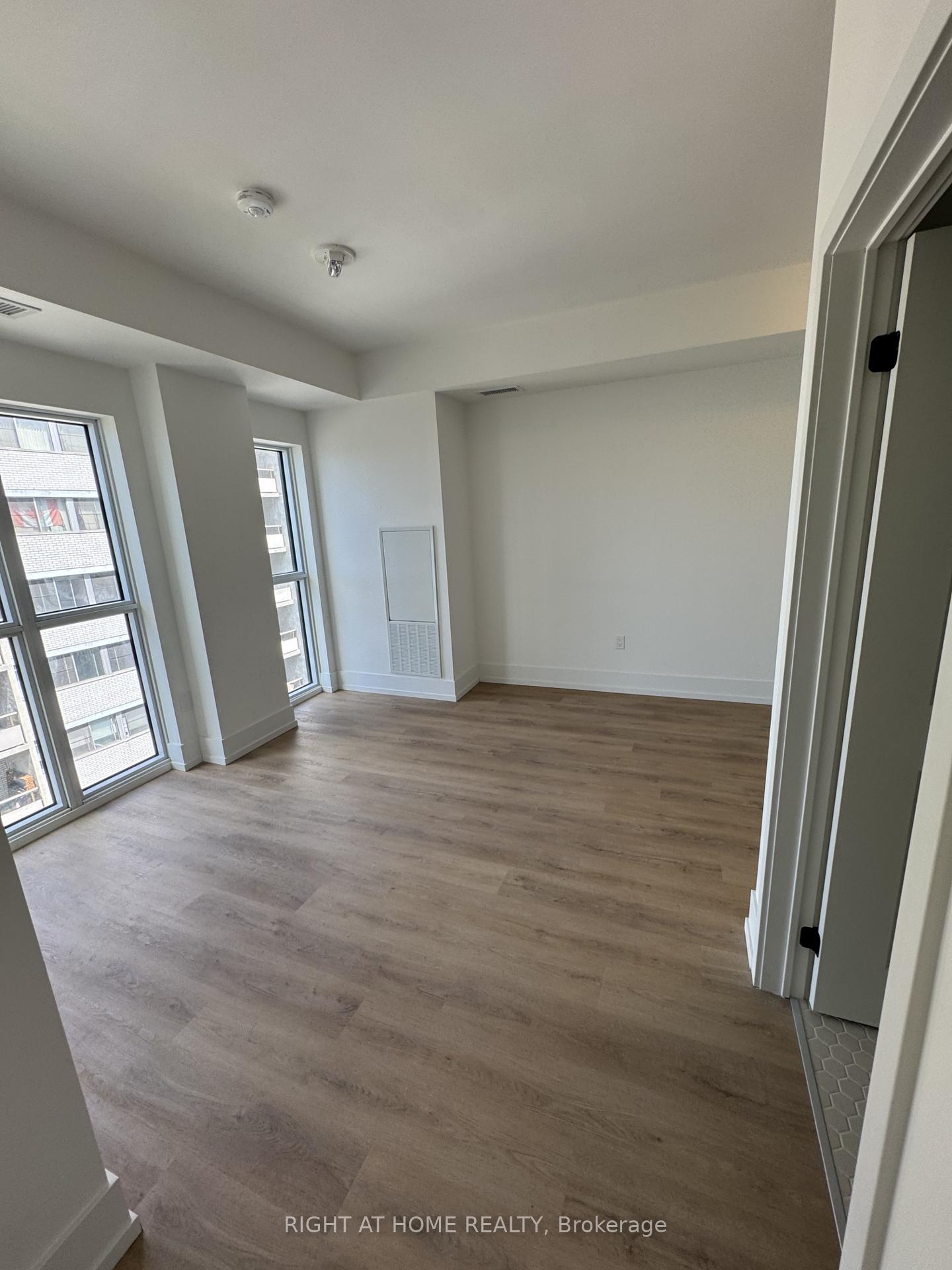 Photo 9 of Unit 808, 206 King Street W, Hamilton, Central — HOMEH