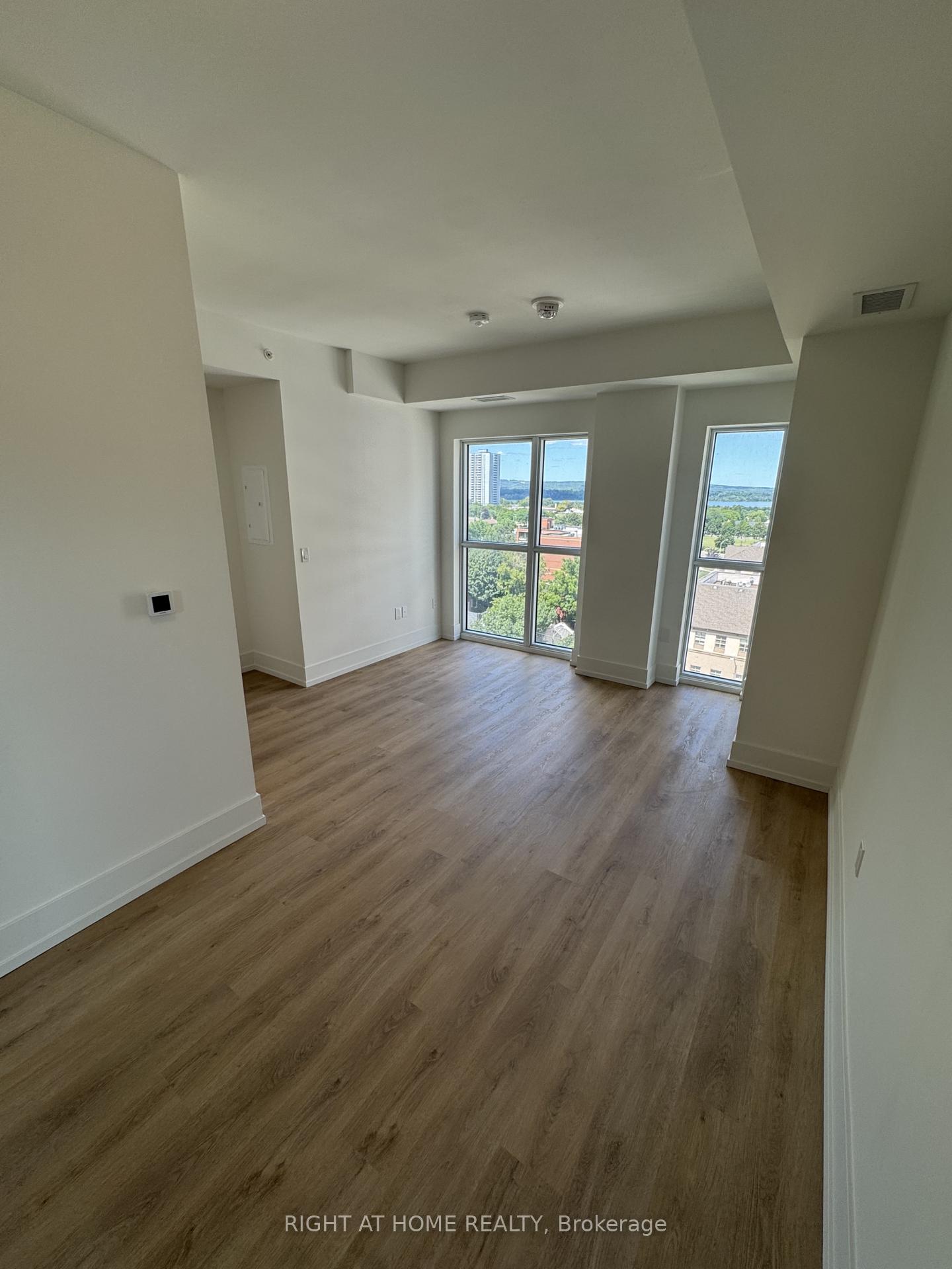 Photo 10 of Unit 808, 206 King Street W, Hamilton, Central — HOMEH