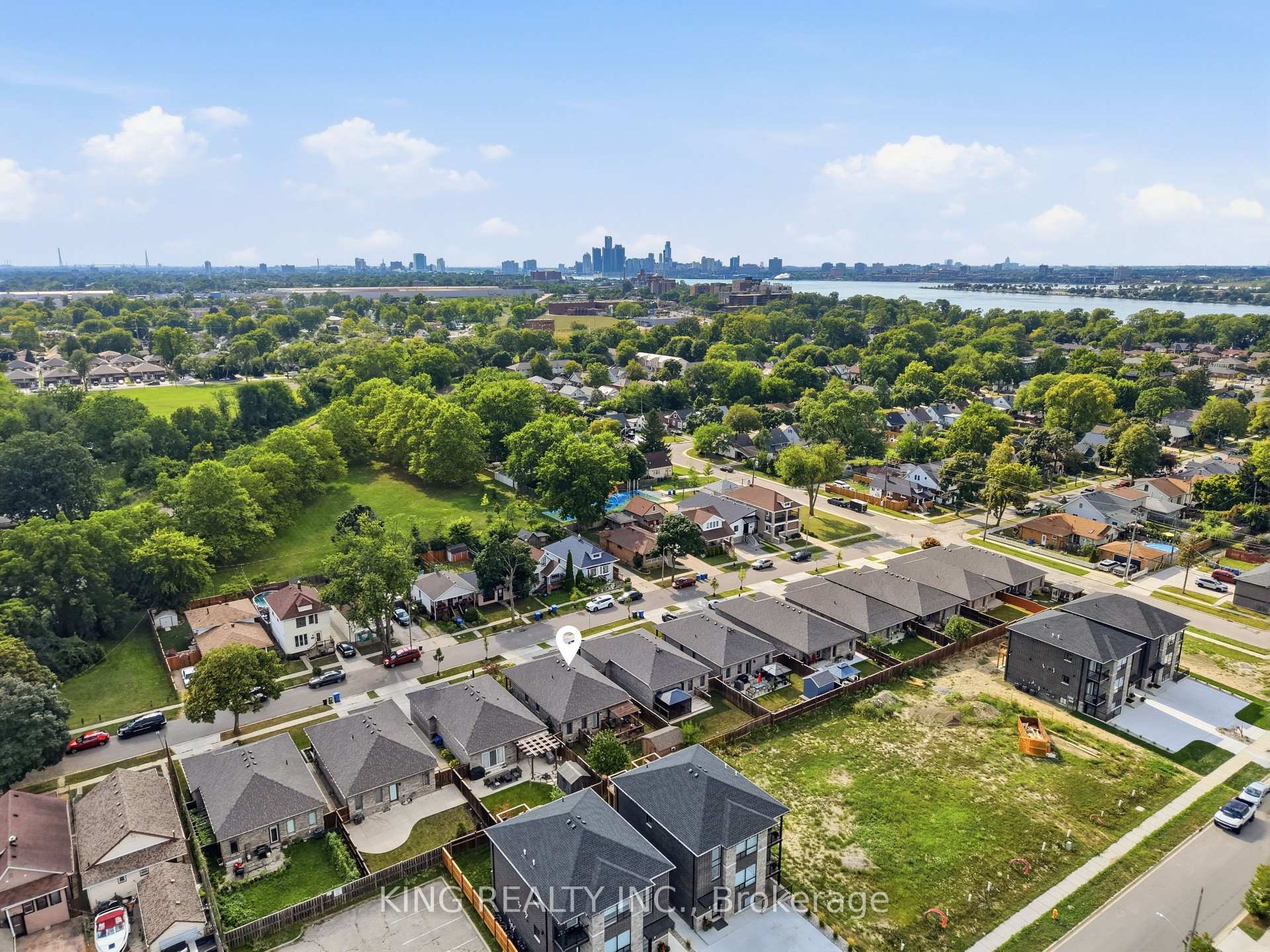 Photo 6 of 950 Ellrose Avenue, Windsor — HOMEH