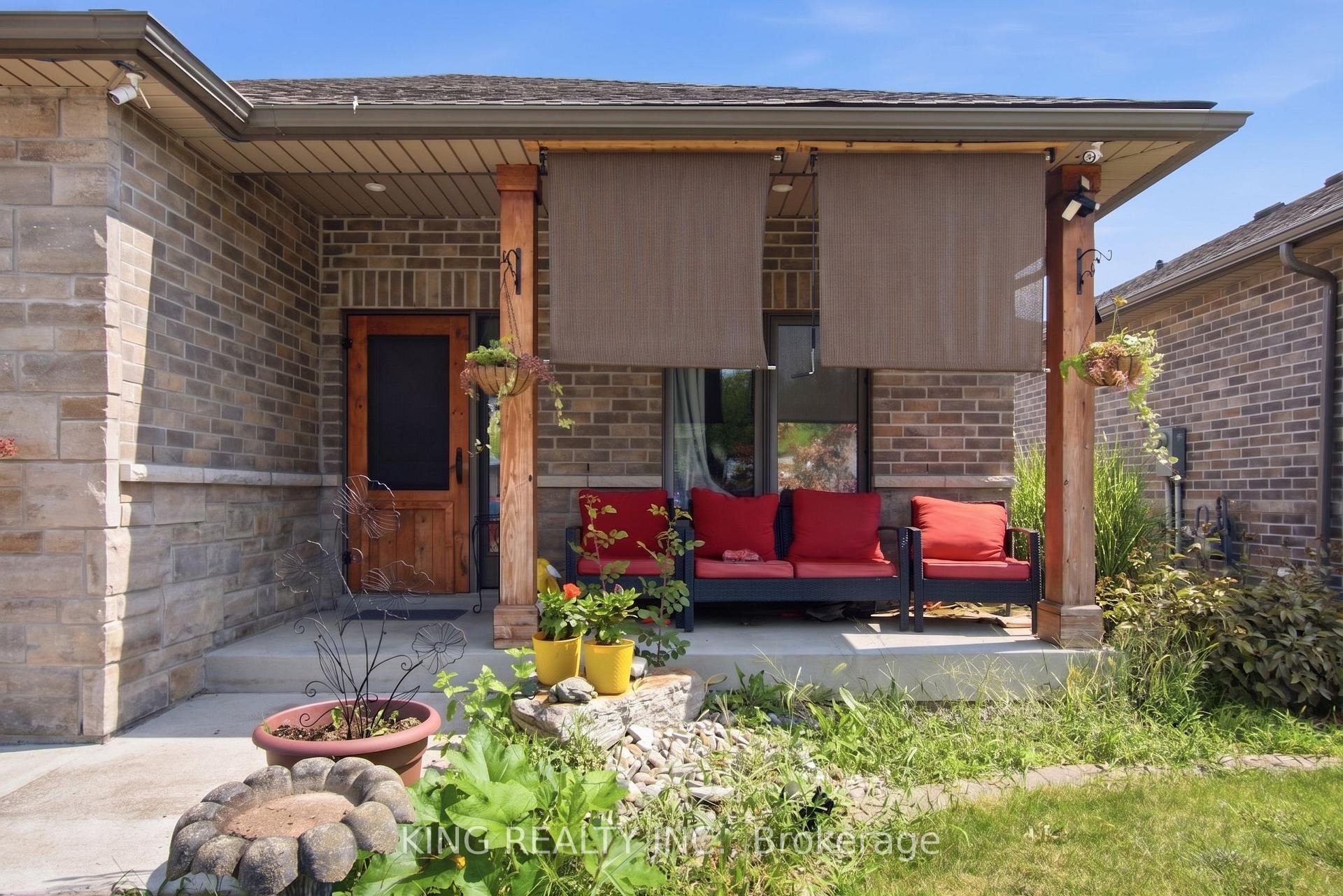 Photo 7 of 950 Ellrose Avenue, Windsor — HOMEH