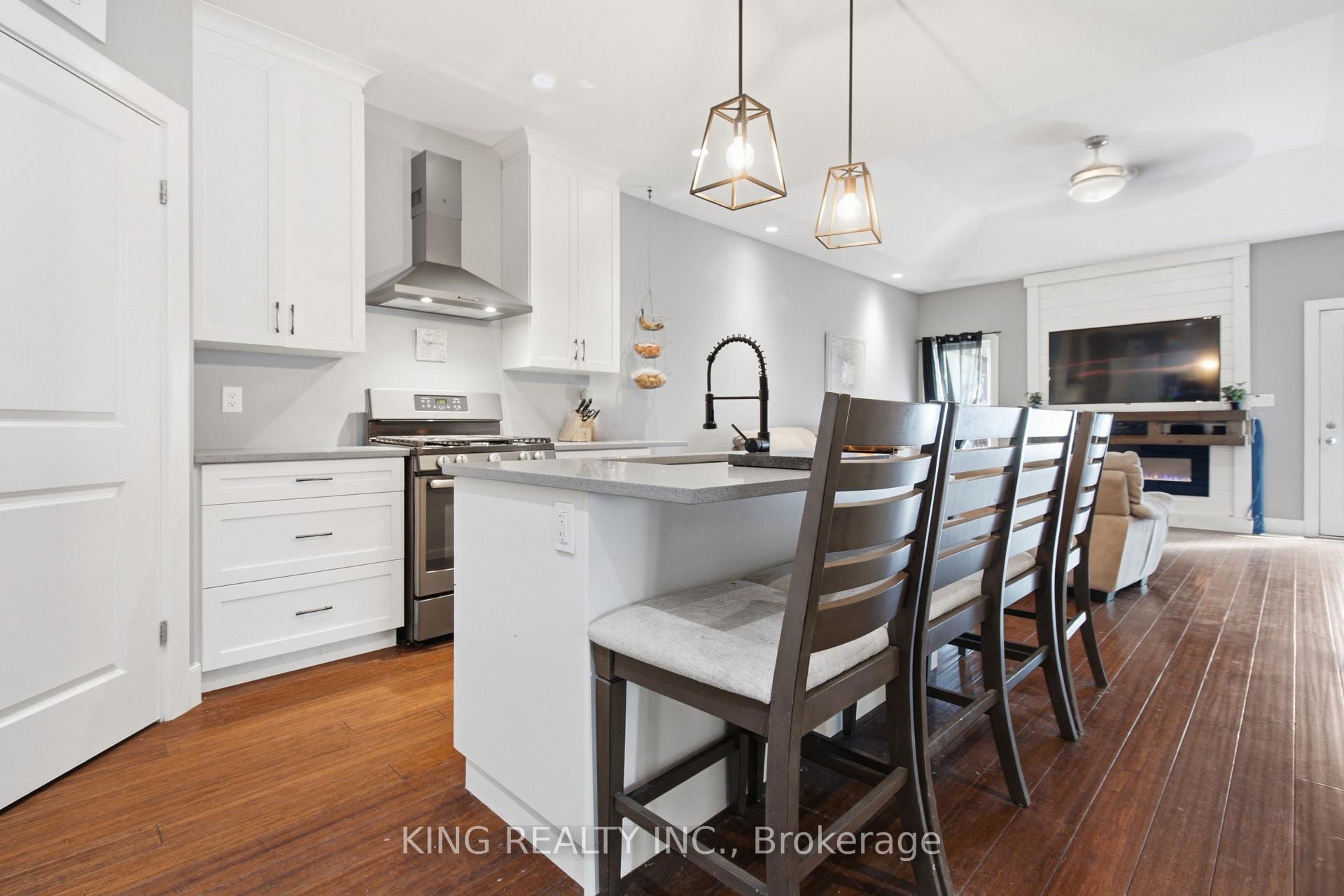 Photo 11 of 950 Ellrose Avenue, Windsor — HOMEH
