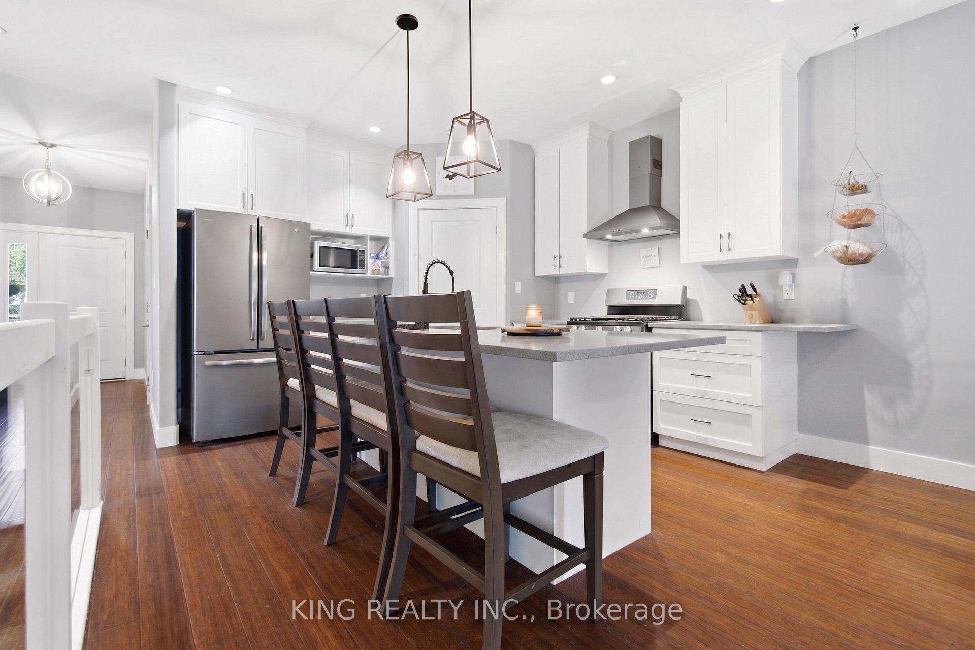 Photo 12 of 950 Ellrose Avenue, Windsor — HOMEH
