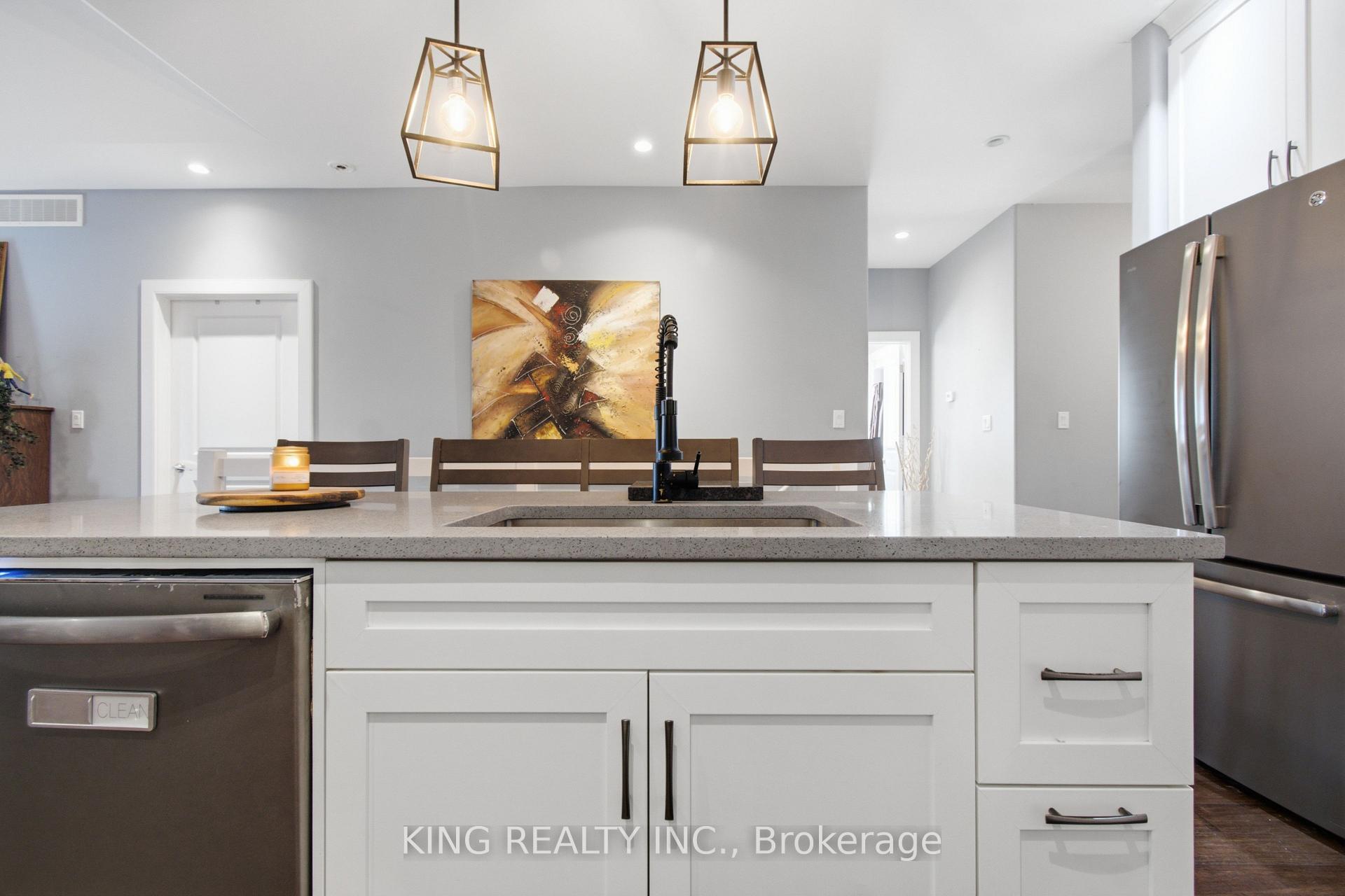 Photo 15 of 950 Ellrose Avenue, Windsor — HOMEH
