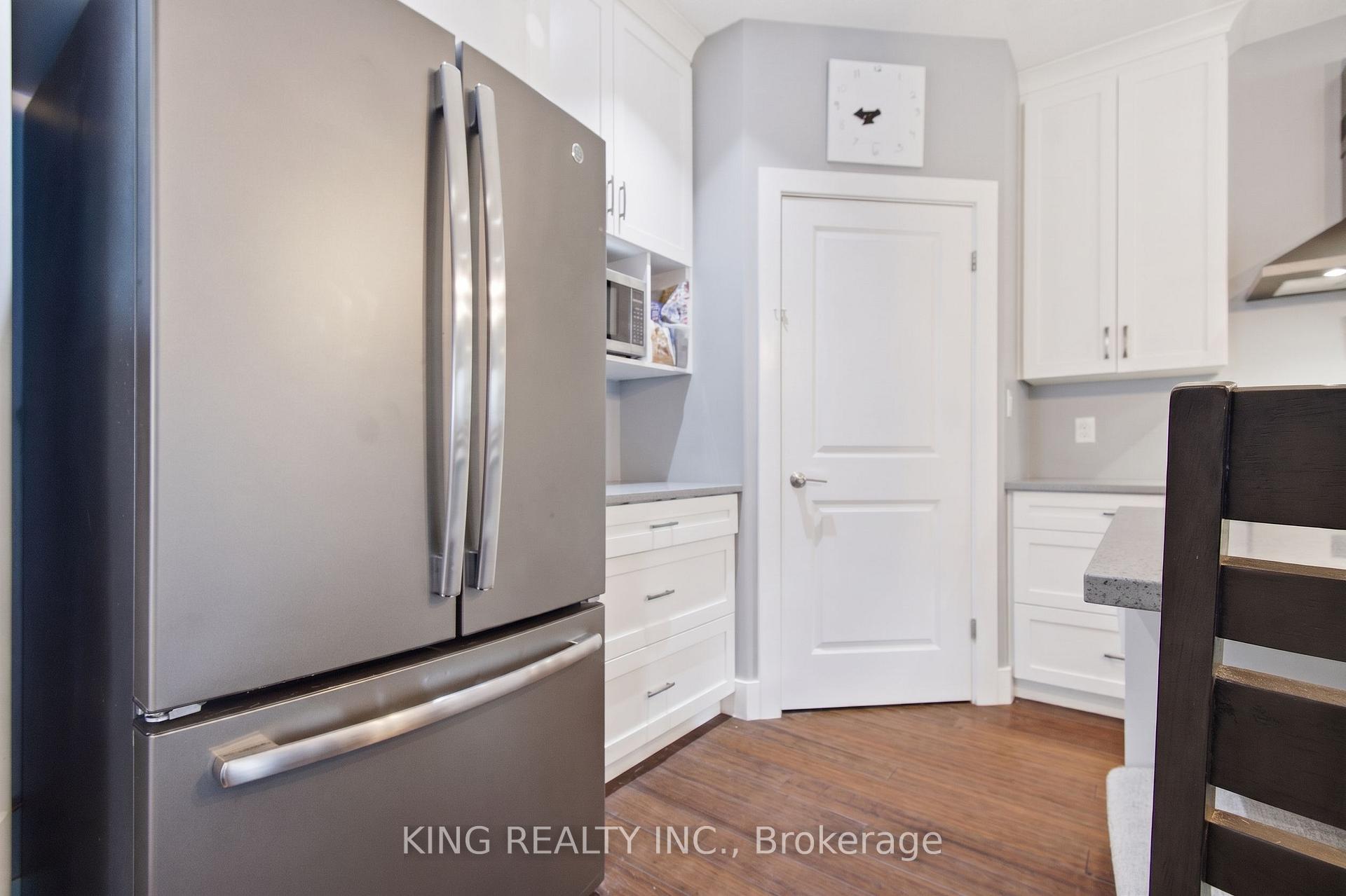 Photo 16 of 950 Ellrose Avenue, Windsor — HOMEH
