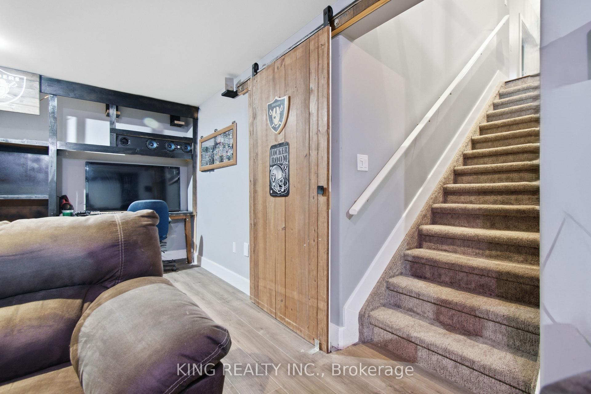 Photo 22 of 950 Ellrose Avenue, Windsor — HOMEH