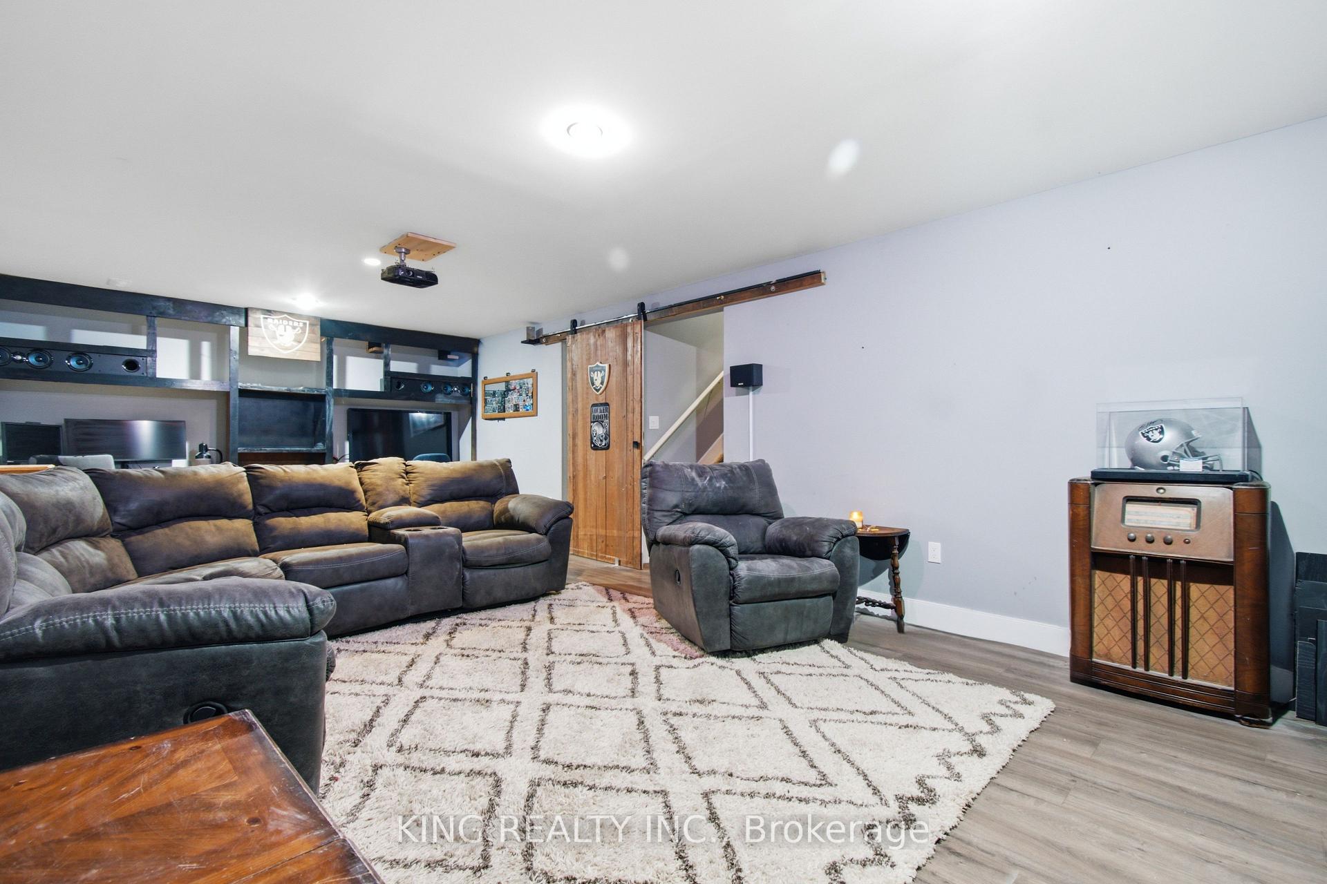 Photo 24 of 950 Ellrose Avenue, Windsor — HOMEH