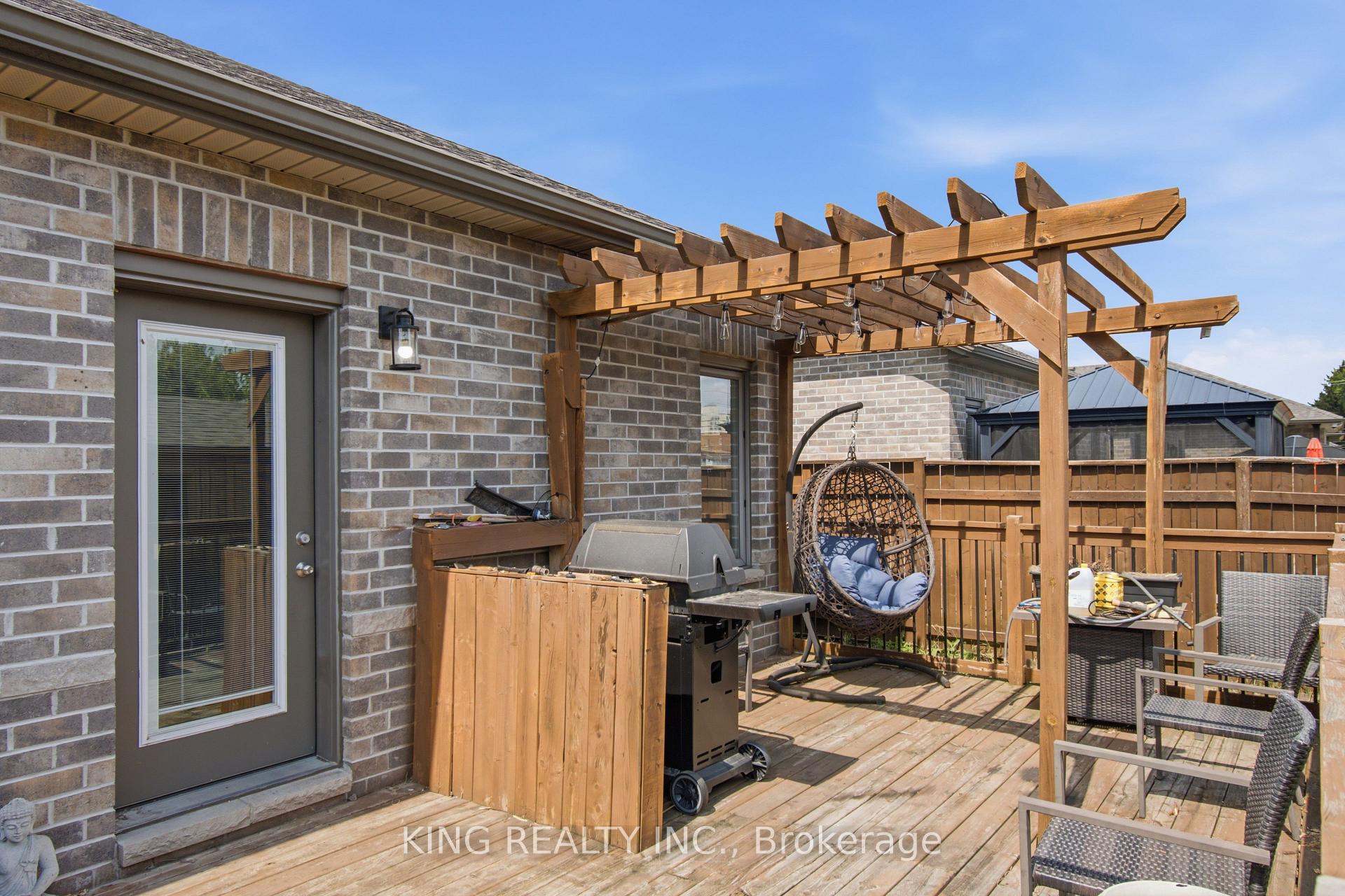Photo 31 of 950 Ellrose Avenue, Windsor — HOMEH