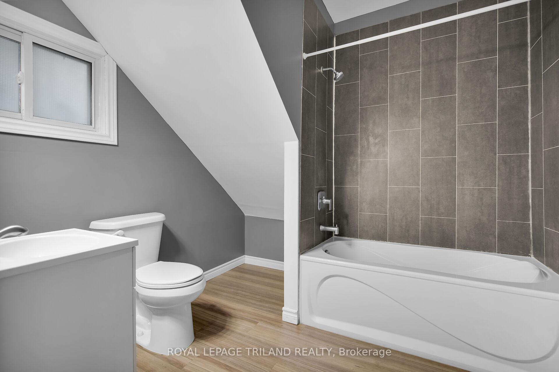Photo 14 of Unit 1, 122 Centre Street, St. Thomas — HOMEH