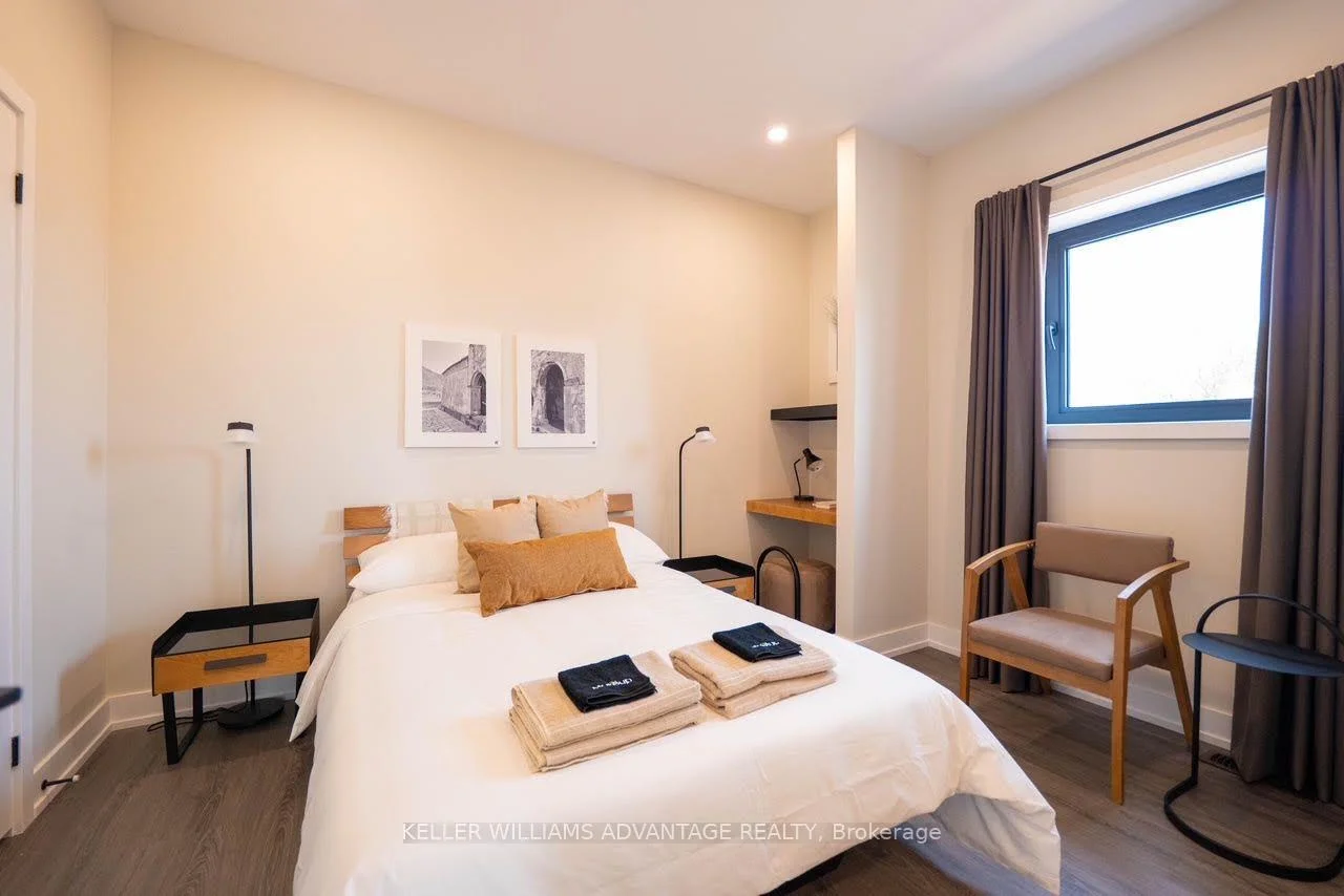 Photo 4 of Unit Unit 3, 50 Castleton Avenue, Toronto, Rockcliffe-Smythe — HOMEH