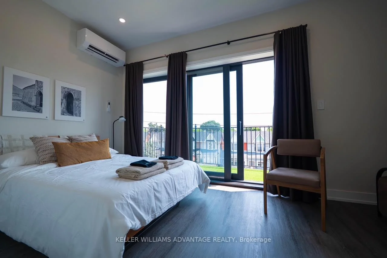 Photo 6 of Unit Unit 3, 50 Castleton Avenue, Toronto, Rockcliffe-Smythe — HOMEH