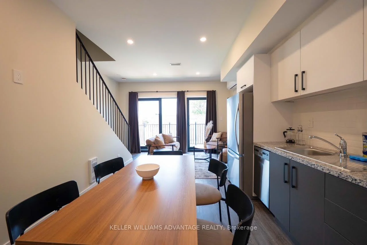 Photo 8 of Unit Unit 3, 50 Castleton Avenue, Toronto, Rockcliffe-Smythe — HOMEH