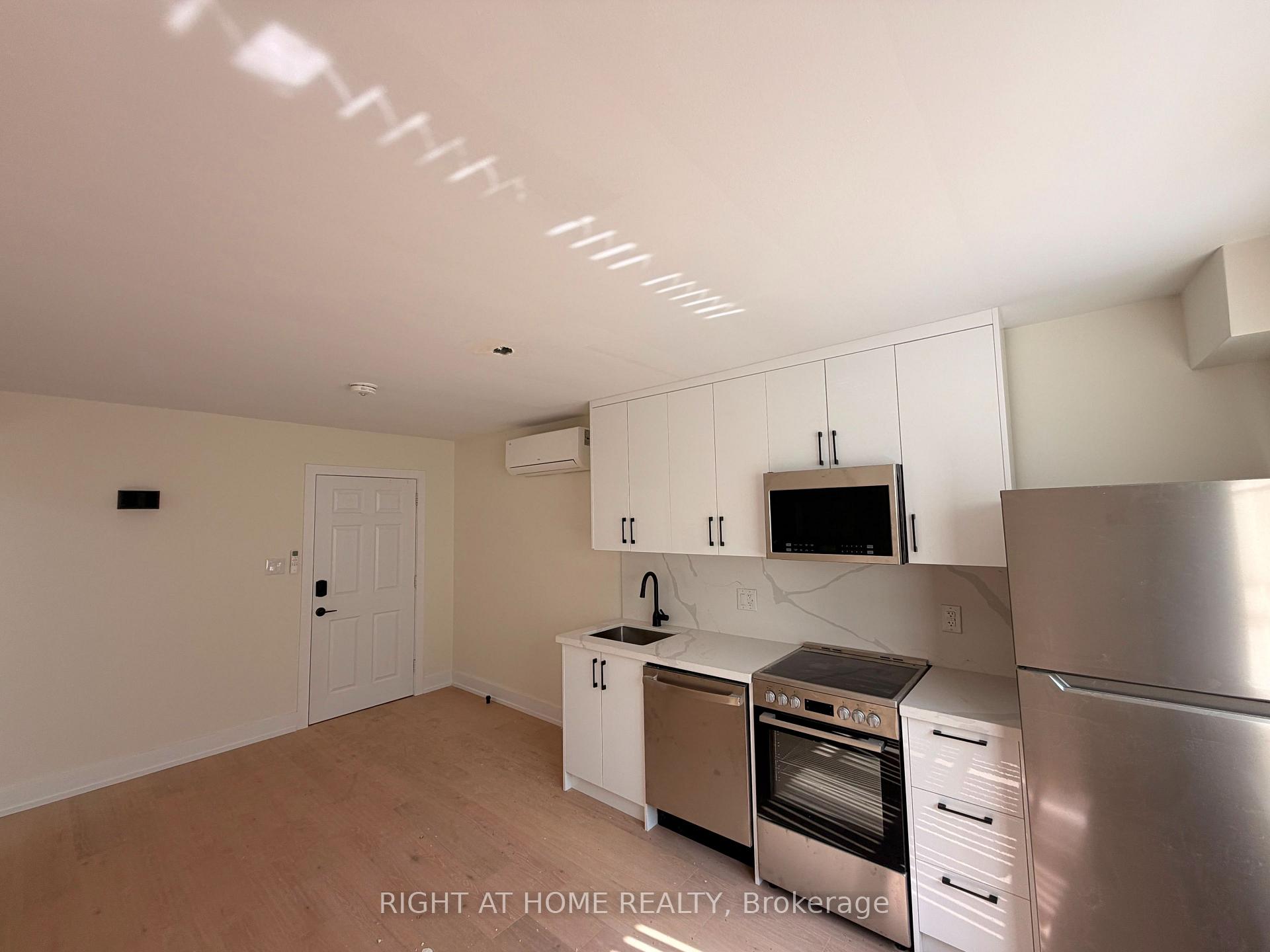 Front of Unit 202, 3384 Lake Shore Boulevard W