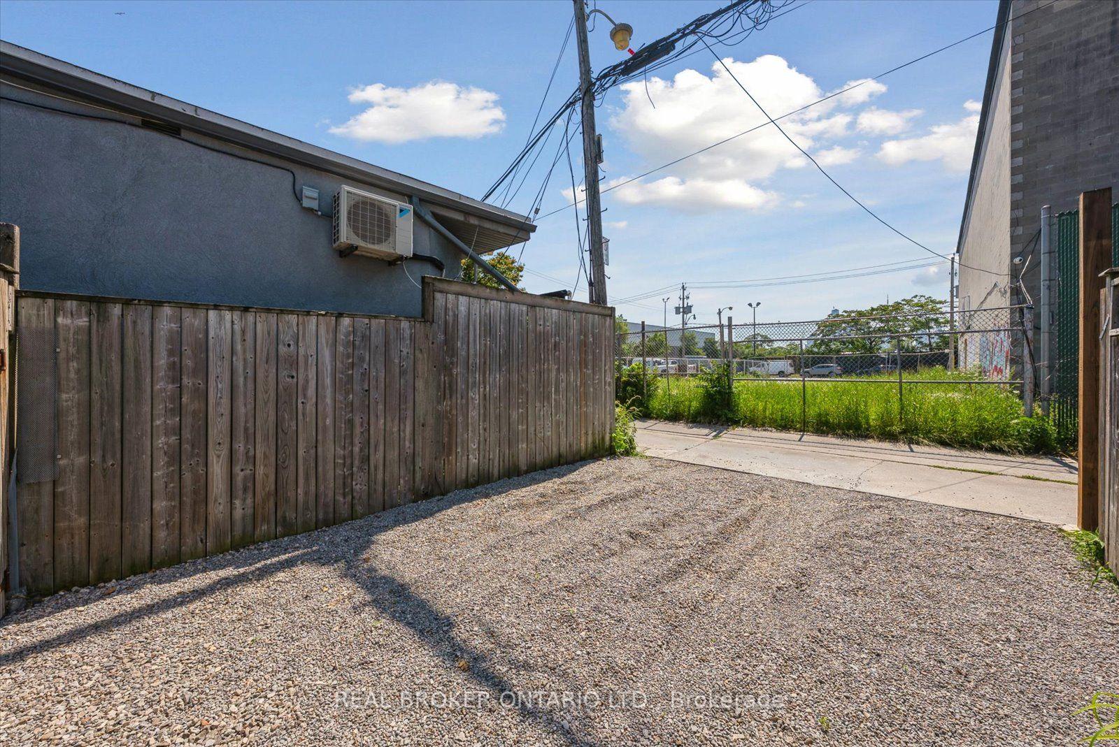 Photo 20 of 44 Logan Avenue, Toronto, South Riverdale — HOMEH