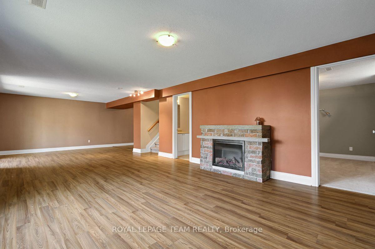 Photo 37 of 92 Hartsmere Drive, Ottawa, Stittsville (South) — HOMEH