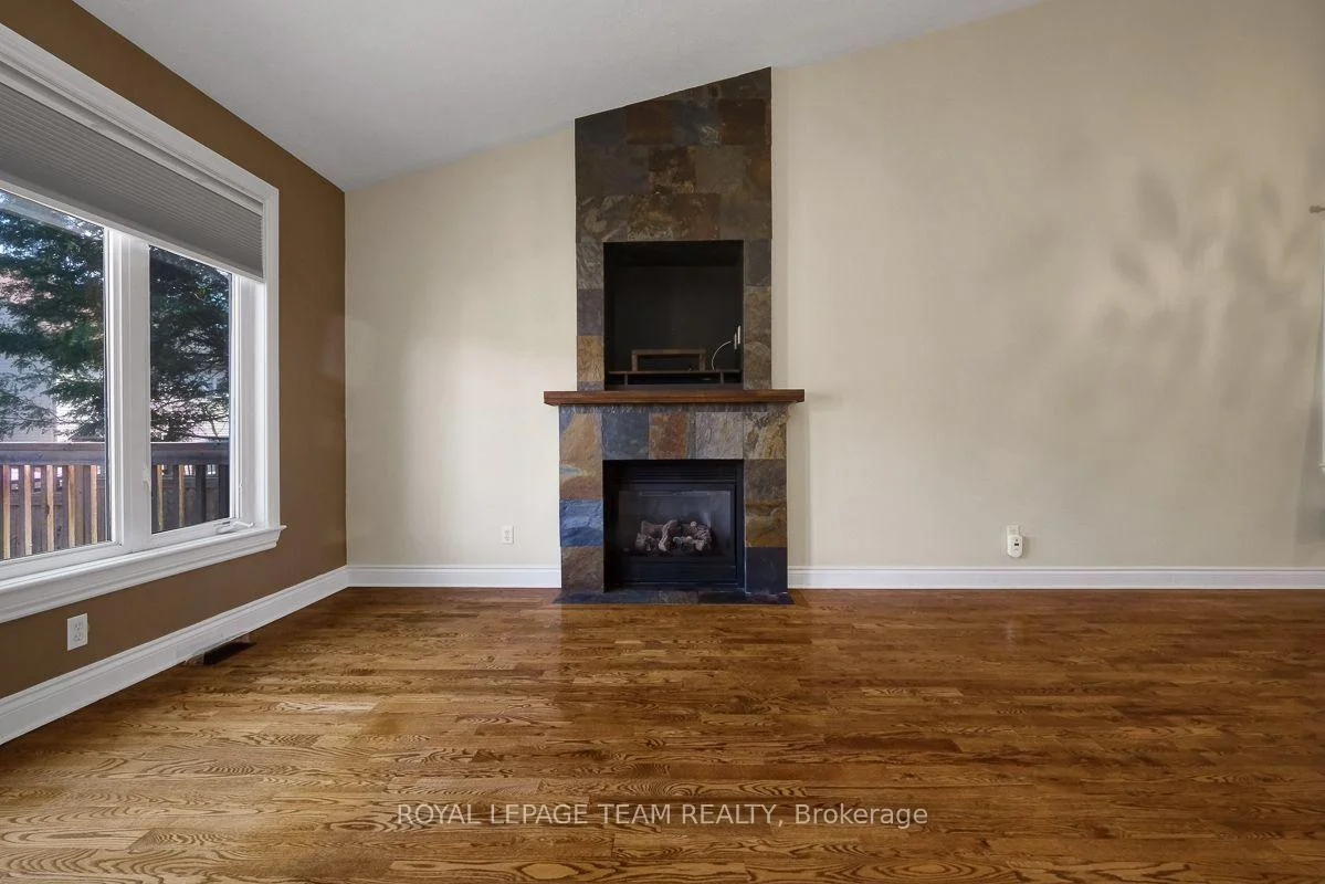 Photo 16 of 92 Hartsmere Drive, Ottawa, Stittsville (South) — HOMEH
