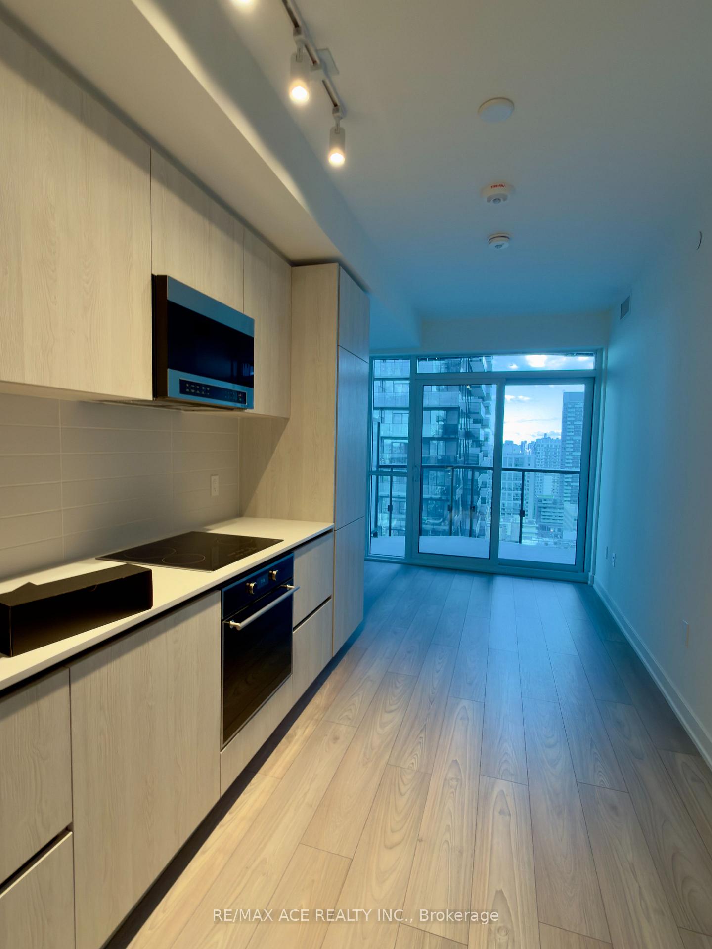 Photo 7 of Unit 2213, 110 Broadway Avenue, Toronto, Mount Pleasant West — HOMEH