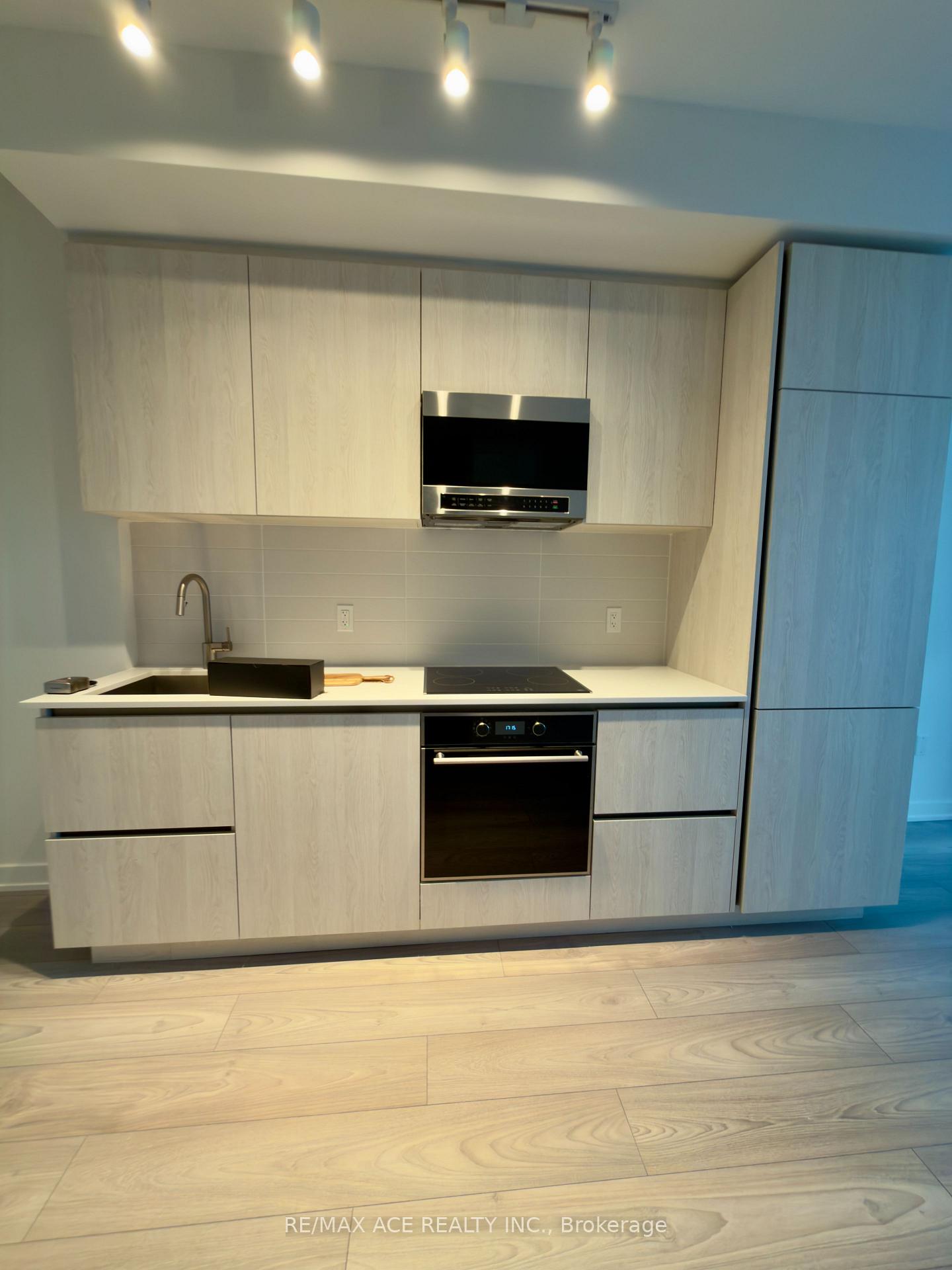 Photo 8 of Unit 2213, 110 Broadway Avenue, Toronto, Mount Pleasant West — HOMEH
