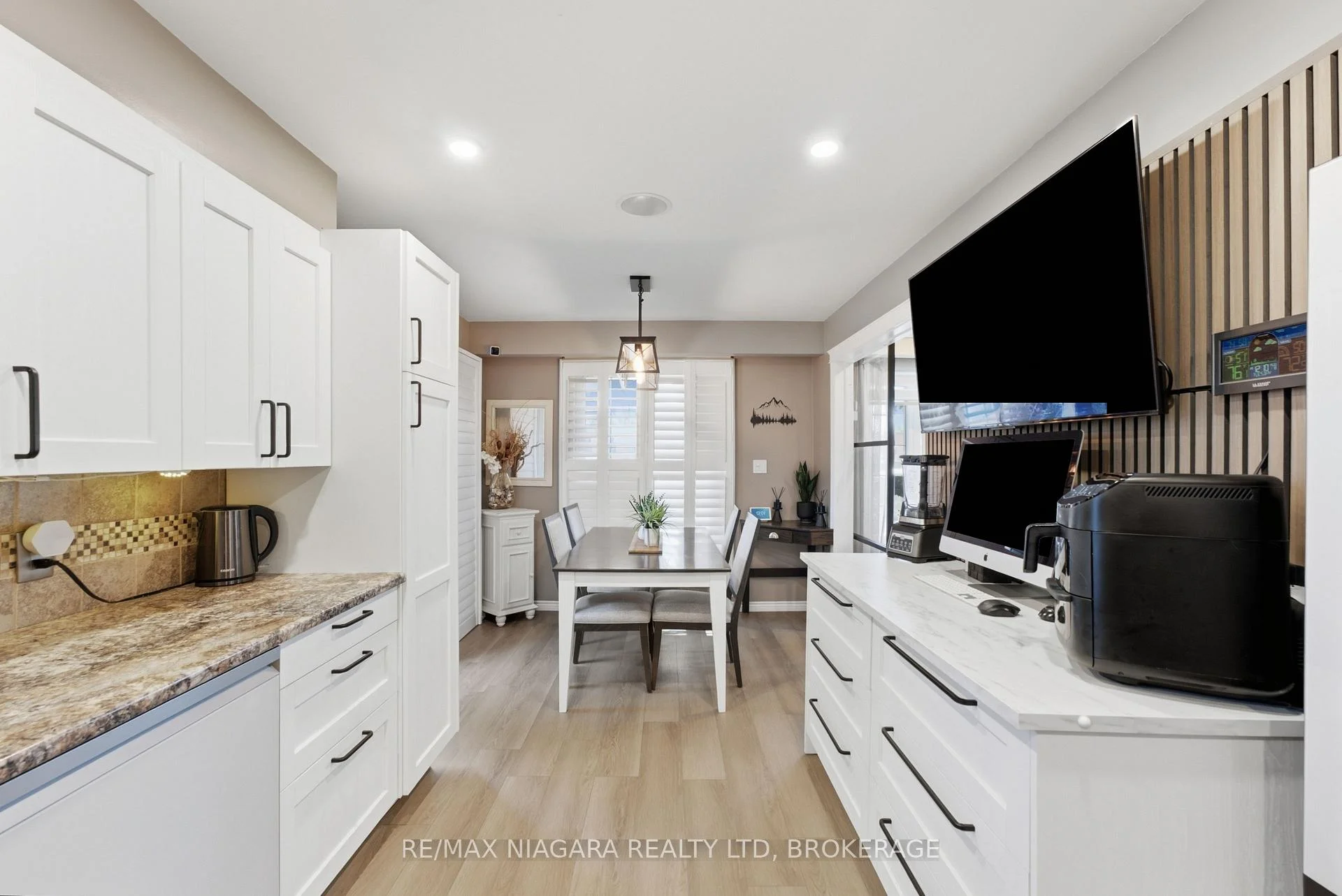 Photo 2 of 3267 Cattell Drive, Niagara Falls, Chippawa — HOMEH