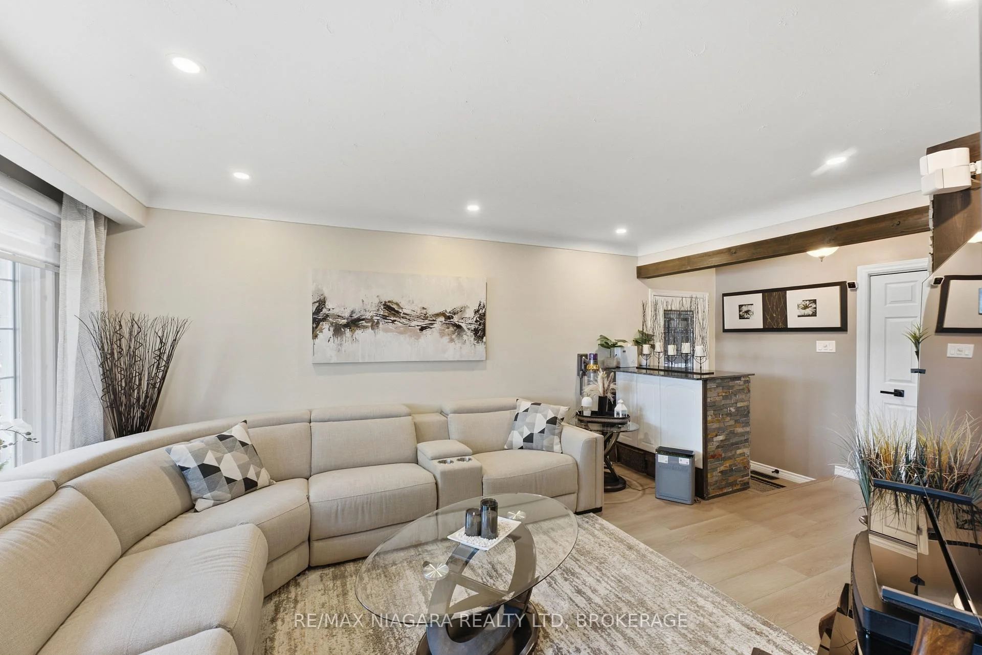 Photo 6 of 3267 Cattell Drive, Niagara Falls, Chippawa — HOMEH