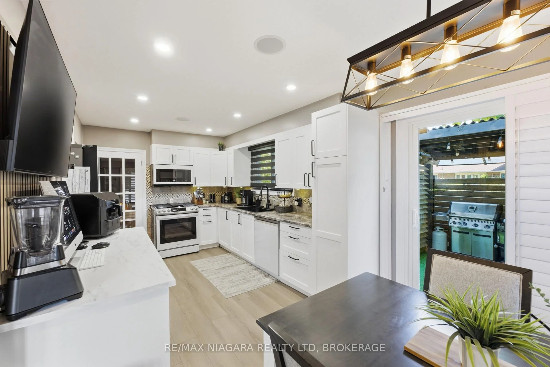 Photo 12 of 3267 Cattell Drive, Niagara Falls, Chippawa — HOMEH