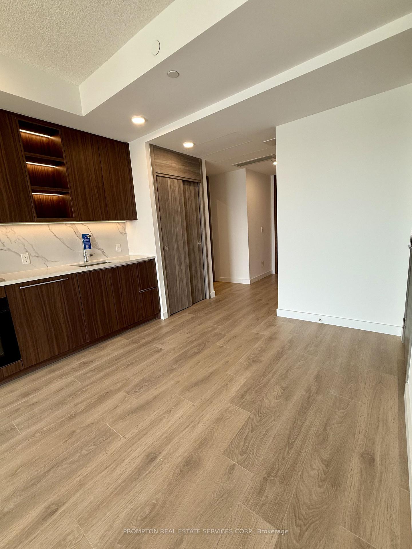 Photo 4 of Unit 1815, 75 Billes Heights, North York, Bayview Village — HOMEH