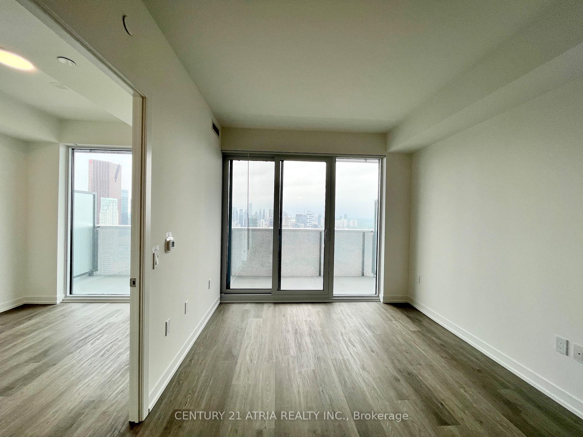 Photo 4 of Unit 5603, 55 Cooper Street, Toronto, Waterfront Communities — HOMEH