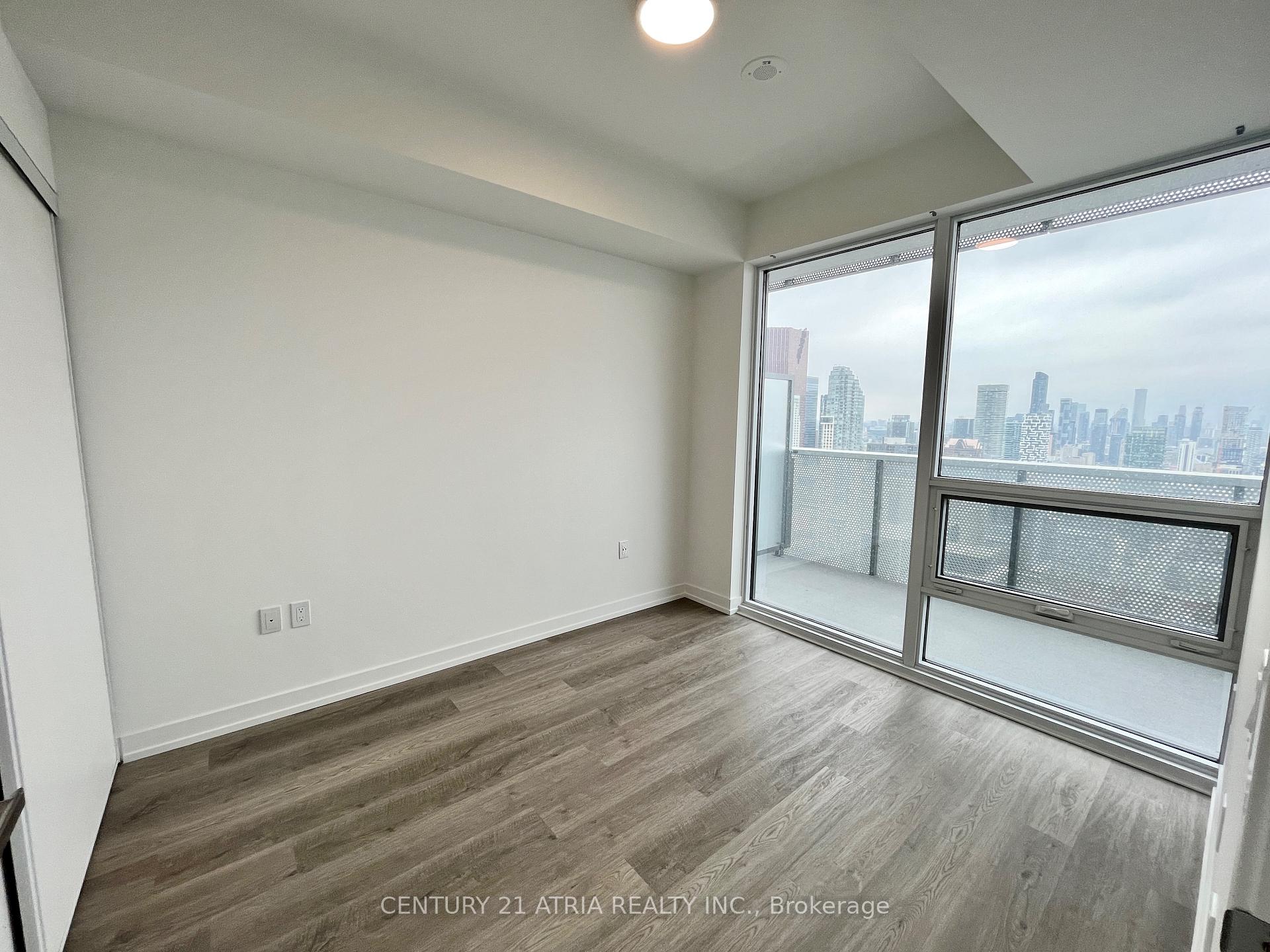 Photo 5 of Unit 5603, 55 Cooper Street, Toronto, Waterfront Communities — HOMEH