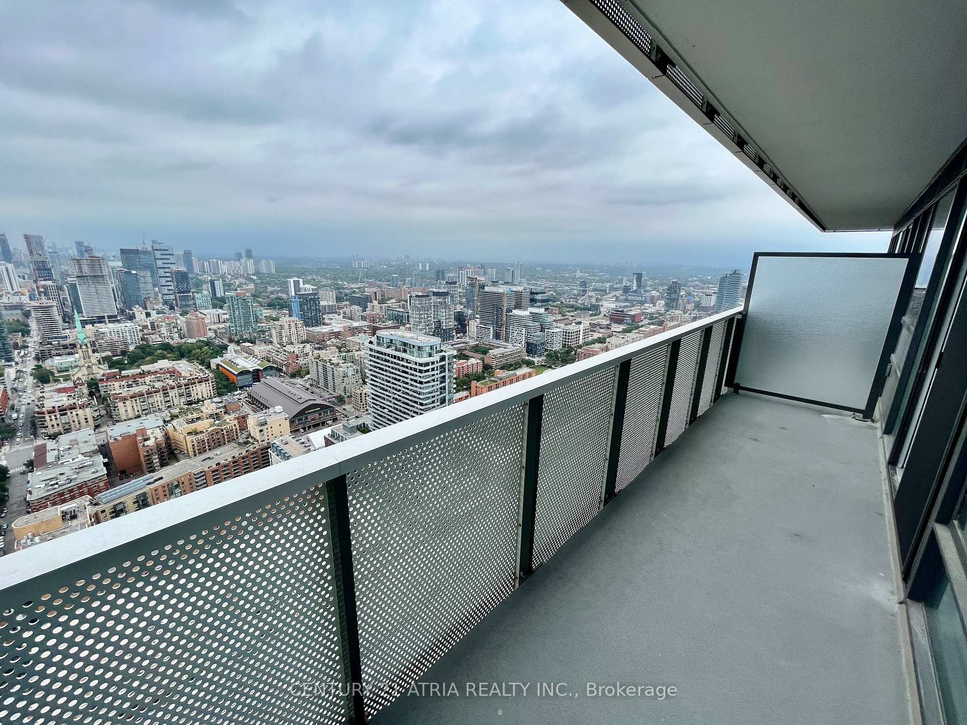 Photo 8 of Unit 5603, 55 Cooper Street, Toronto, Waterfront Communities — HOMEH