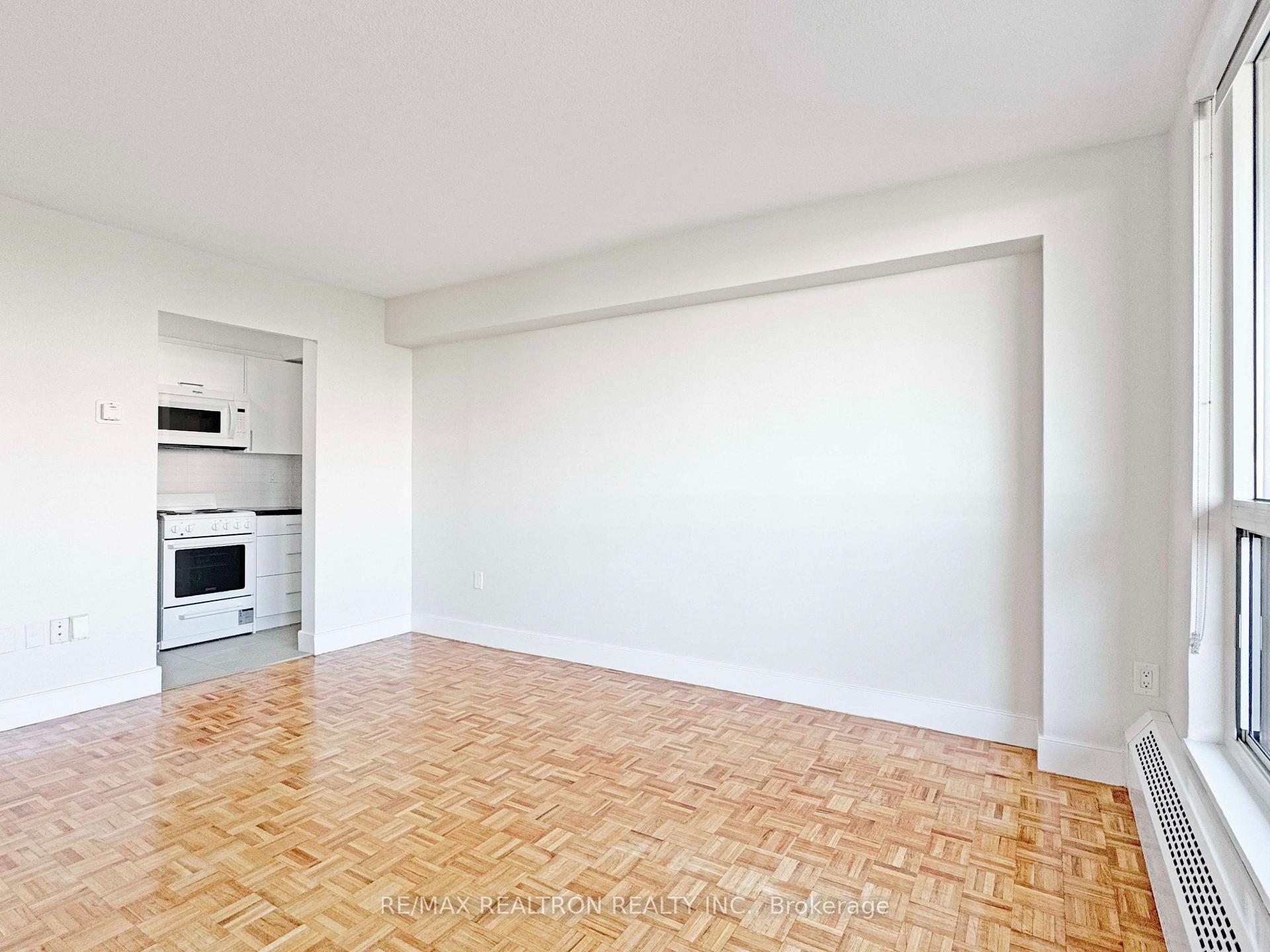 Photo 8 of Unit 1106, 666 Spadina Avenue, Toronto, University — HOMEH