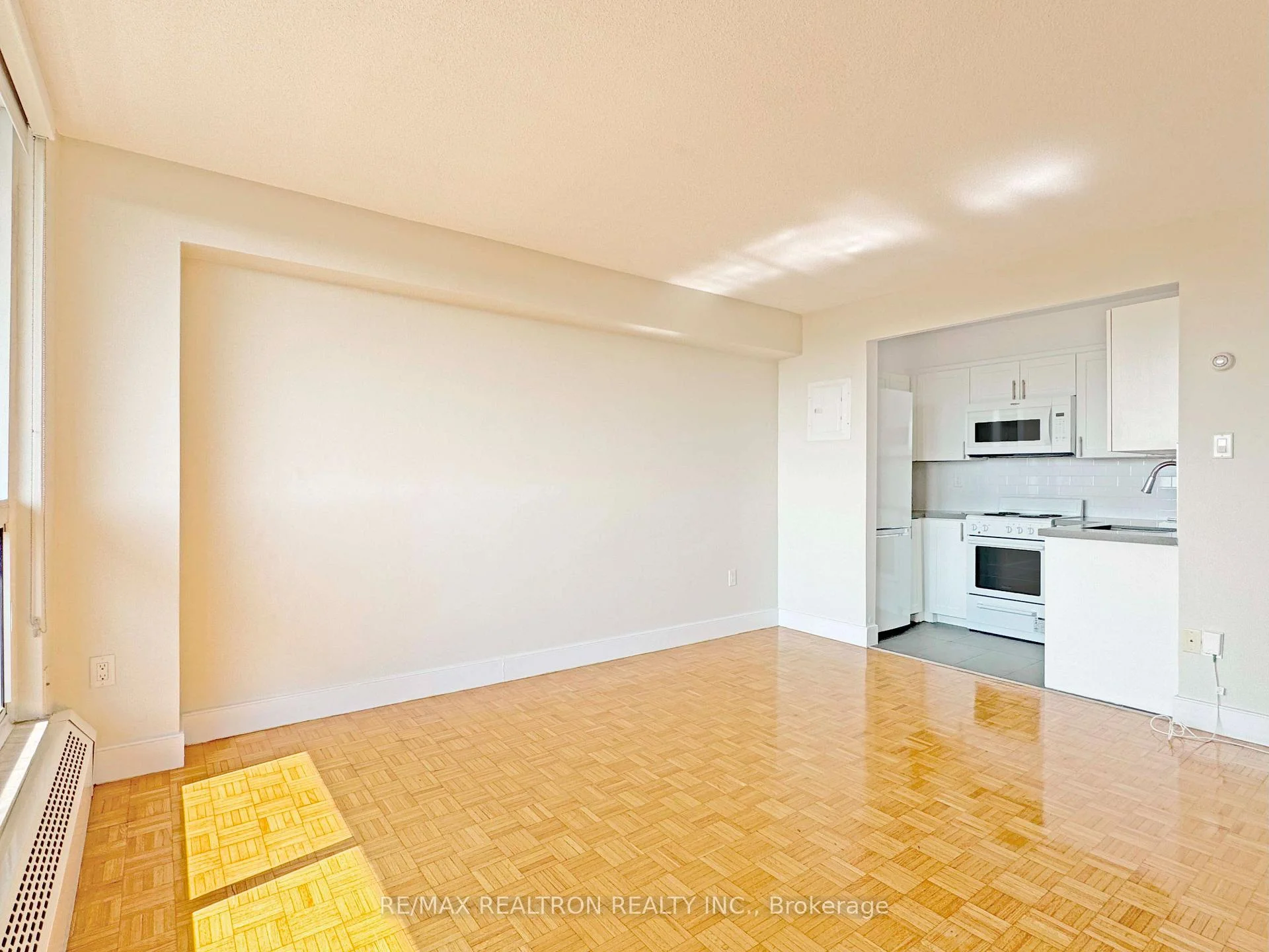 Photo 9 of Unit 1106, 666 Spadina Avenue, Toronto, University — HOMEH