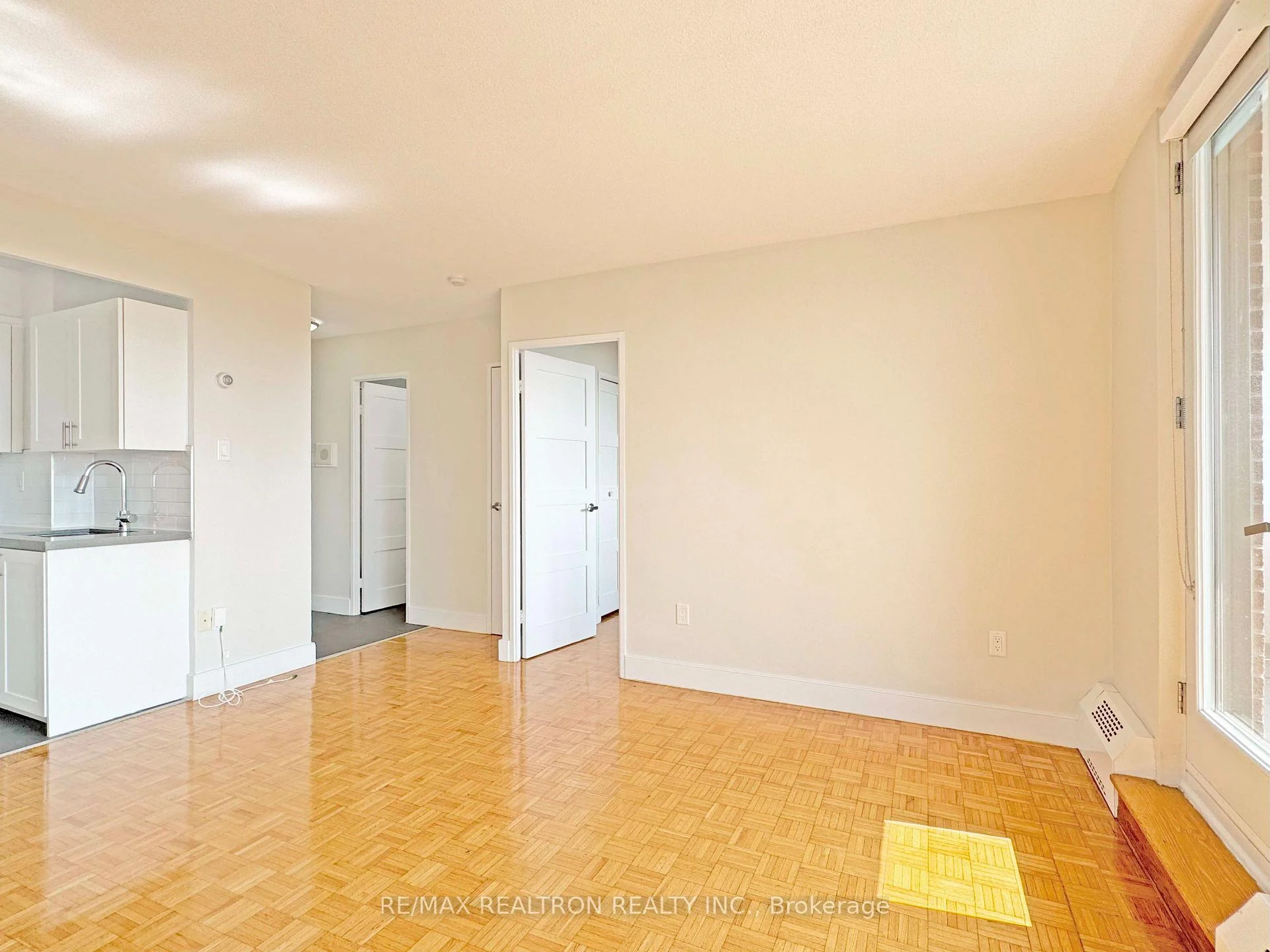Photo 12 of Unit 1106, 666 Spadina Avenue, Toronto, University — HOMEH