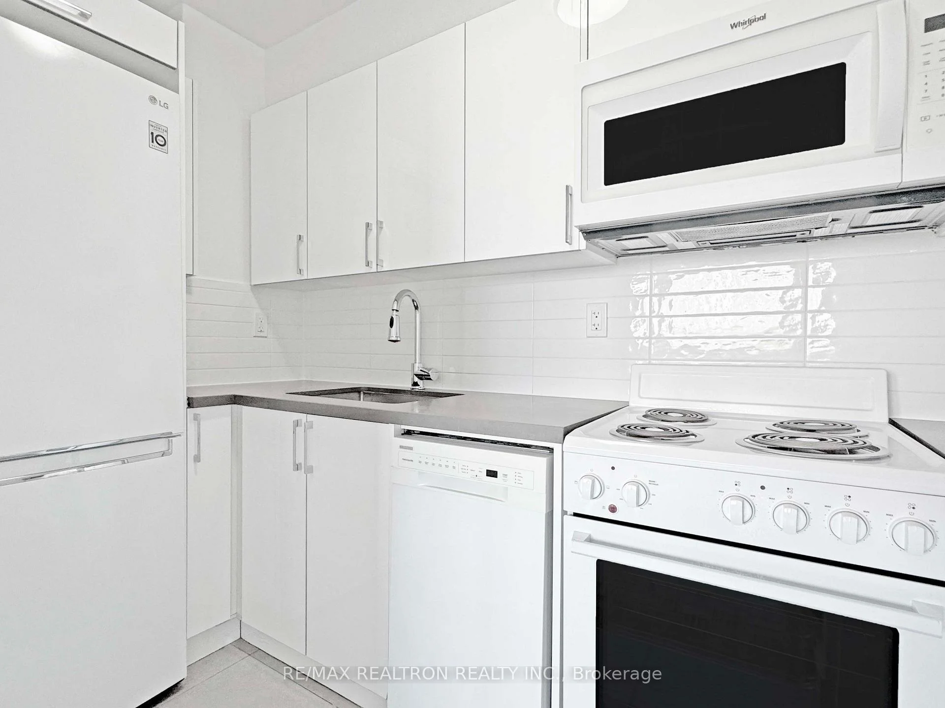 Photo 13 of Unit 1106, 666 Spadina Avenue, Toronto, University — HOMEH