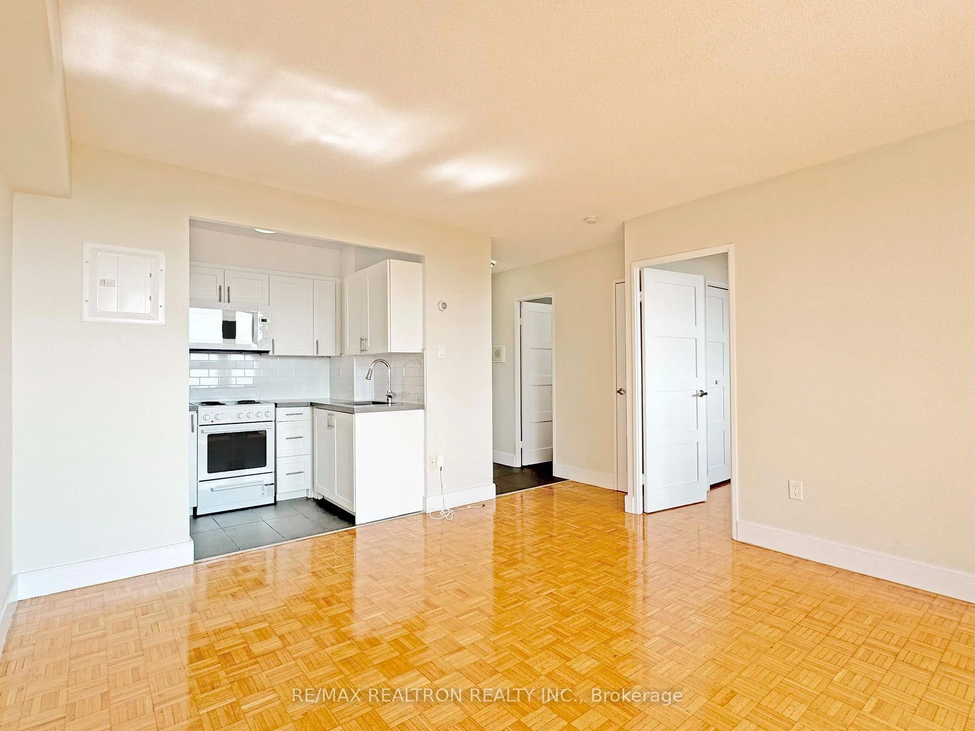 Photo 17 of Unit 1106, 666 Spadina Avenue, Toronto, University — HOMEH