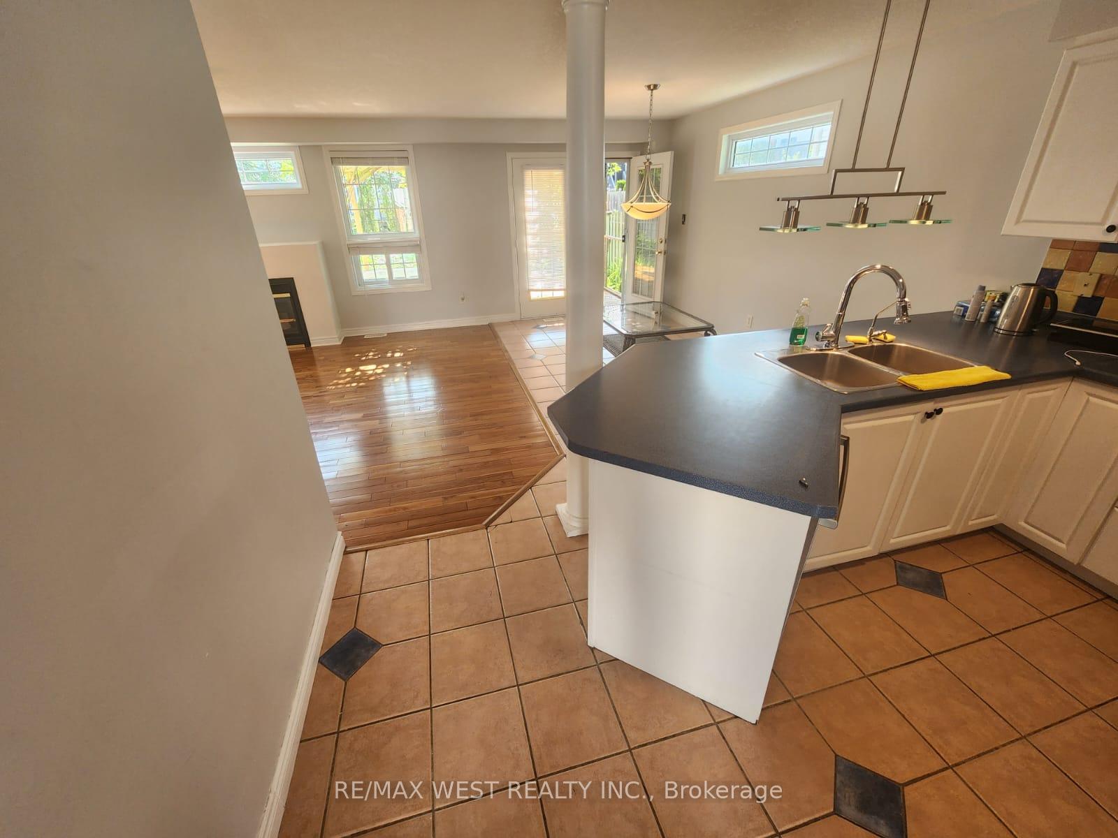Photo 3 of 792 Butternut Avenue, Waterloo, Clair Hills — HOMEH