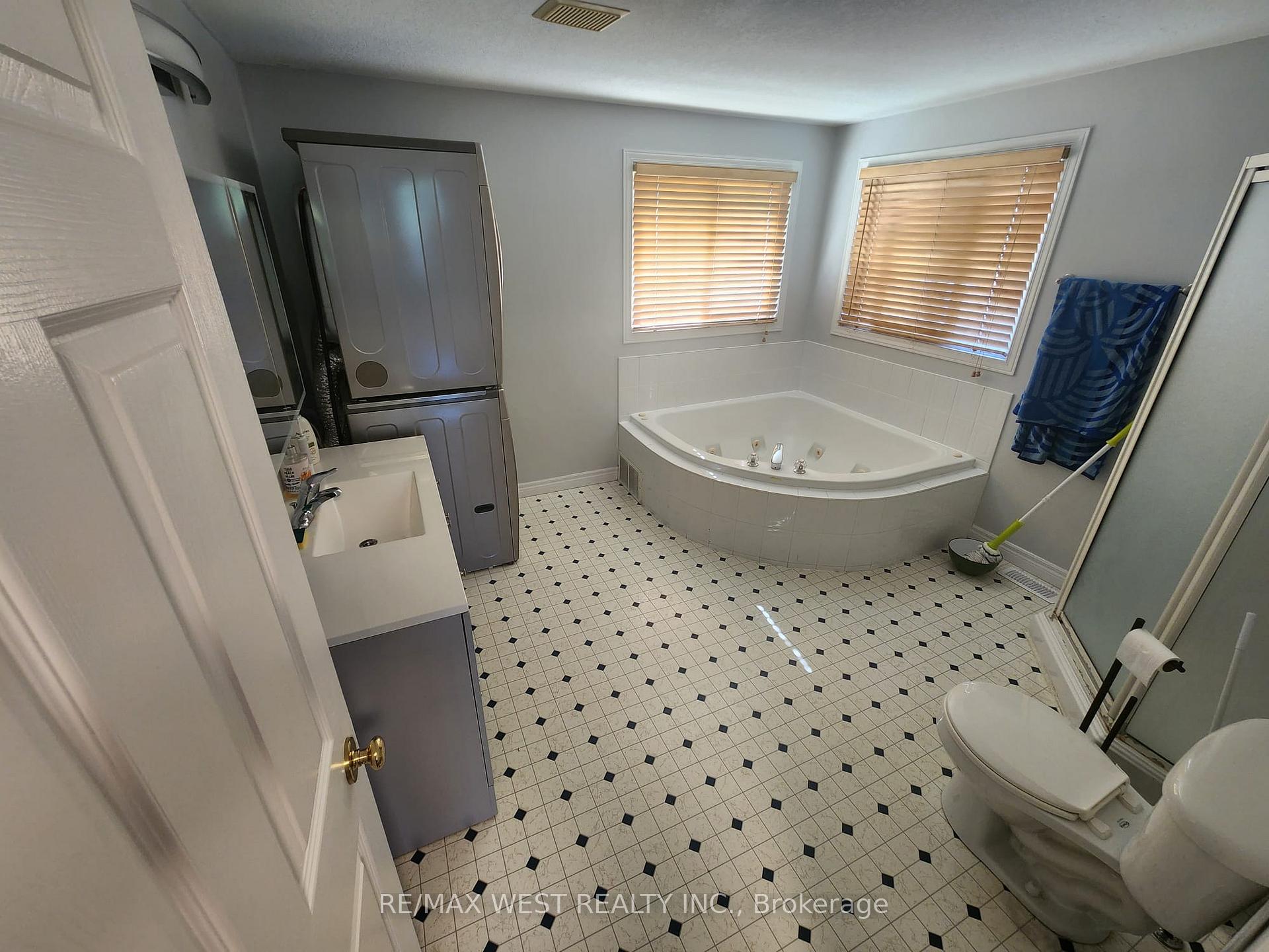 Photo 17 of 792 Butternut Avenue, Waterloo, Clair Hills — HOMEH