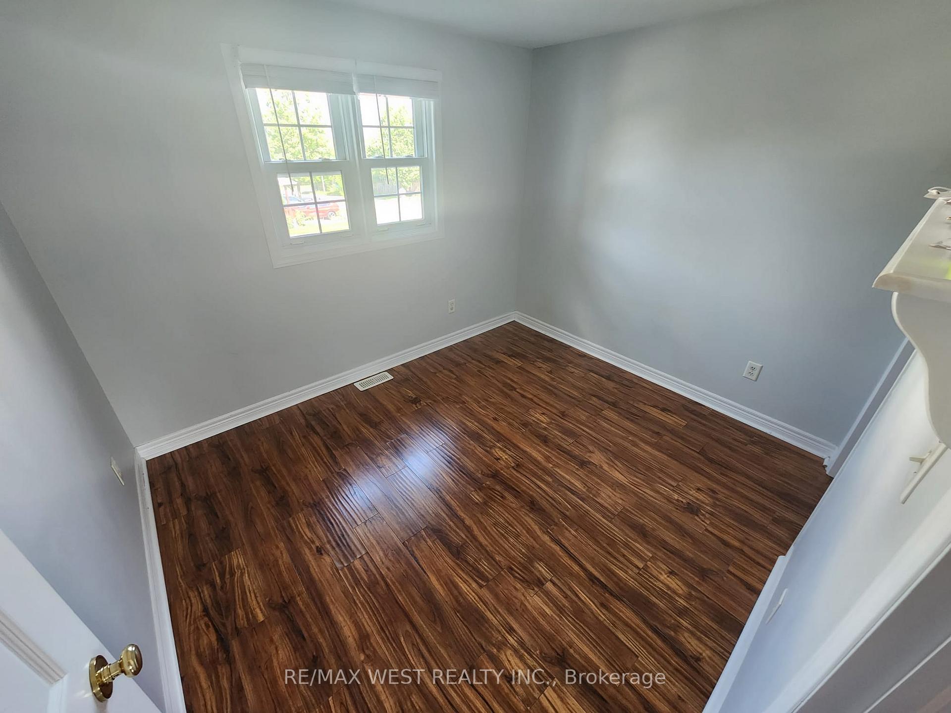 Photo 21 of 792 Butternut Avenue, Waterloo, Clair Hills — HOMEH