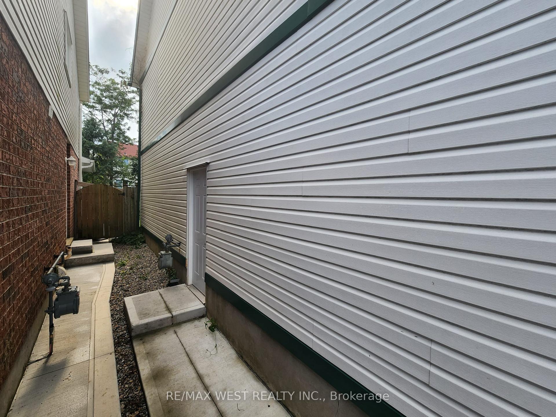 Photo 25 of 792 Butternut Avenue, Waterloo, Clair Hills — HOMEH