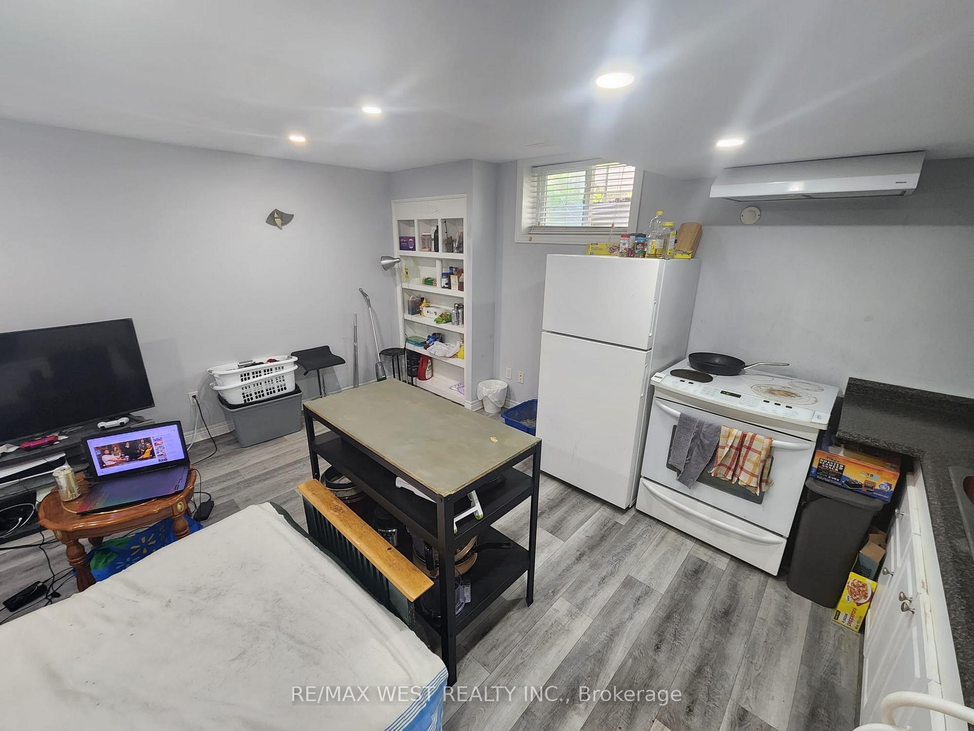 Photo 30 of 792 Butternut Avenue, Waterloo, Clair Hills — HOMEH