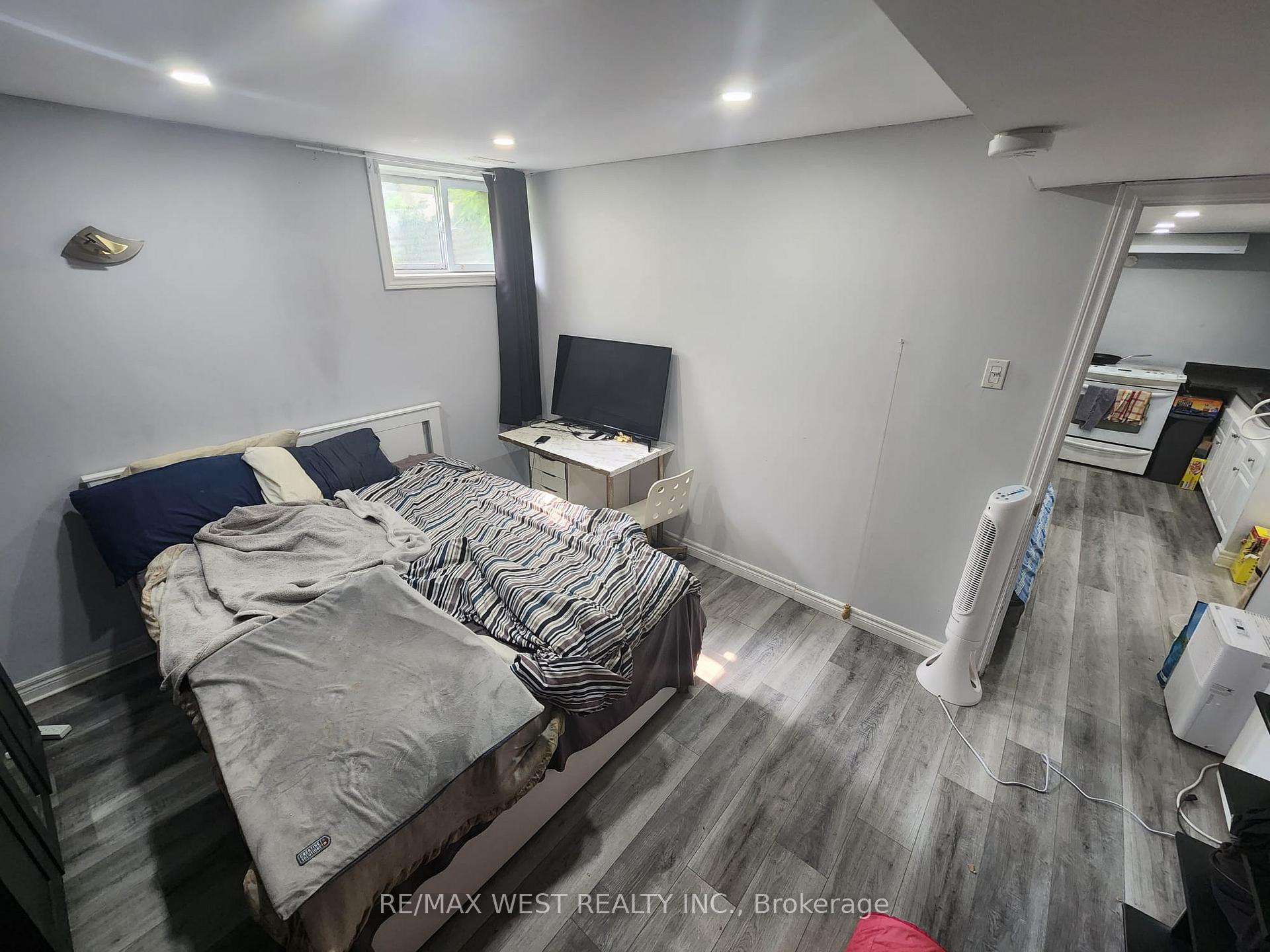 Photo 33 of 792 Butternut Avenue, Waterloo, Clair Hills — HOMEH