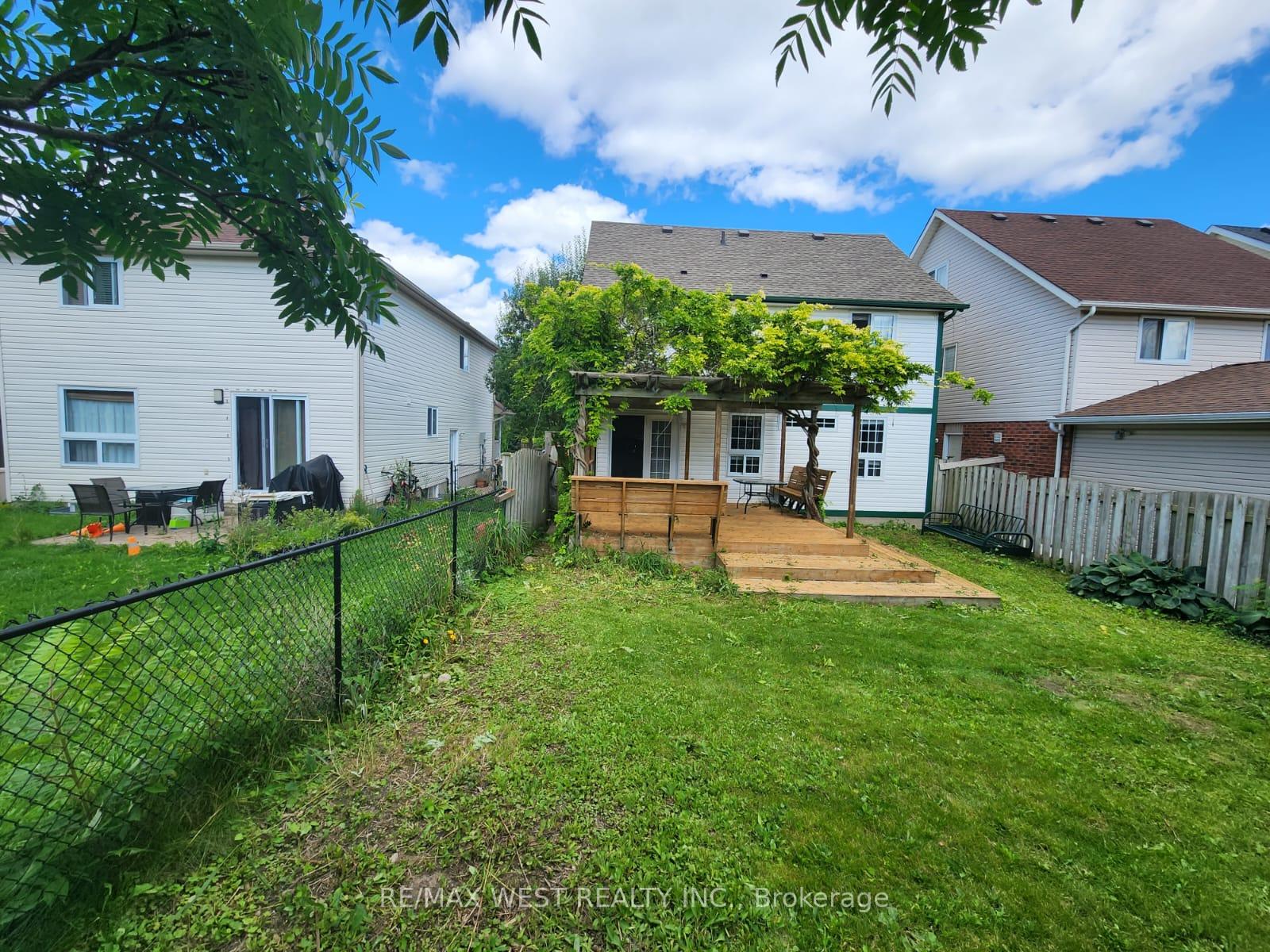 Photo 37 of 792 Butternut Avenue, Waterloo, Clair Hills — HOMEH
