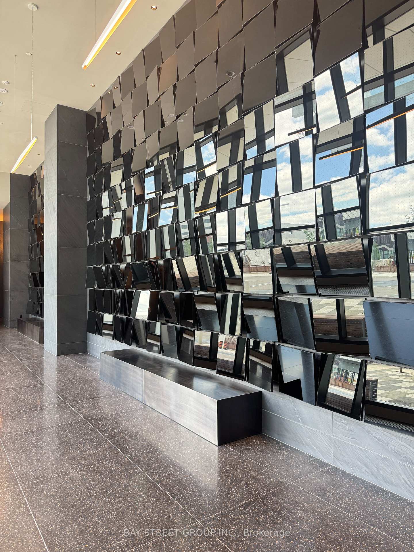 Photo 6 of Unit 5510, 8 Interchange Way, Vaughan, Vaughan Corporate Centre — HOMEH