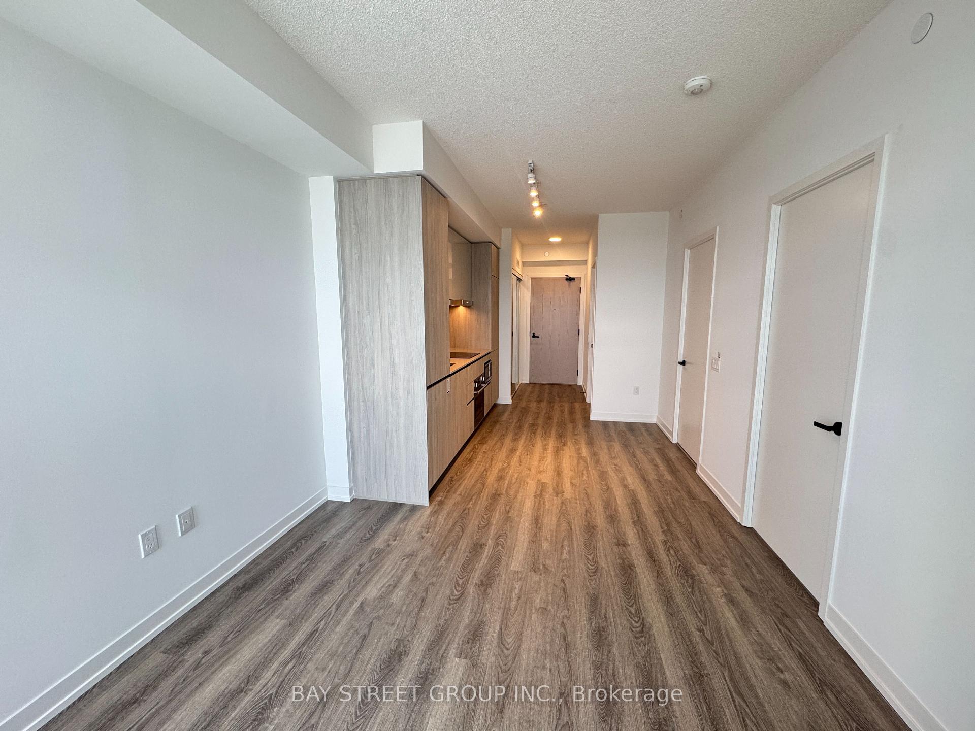 Photo 12 of Unit 5510, 8 Interchange Way, Vaughan, Vaughan Corporate Centre — HOMEH