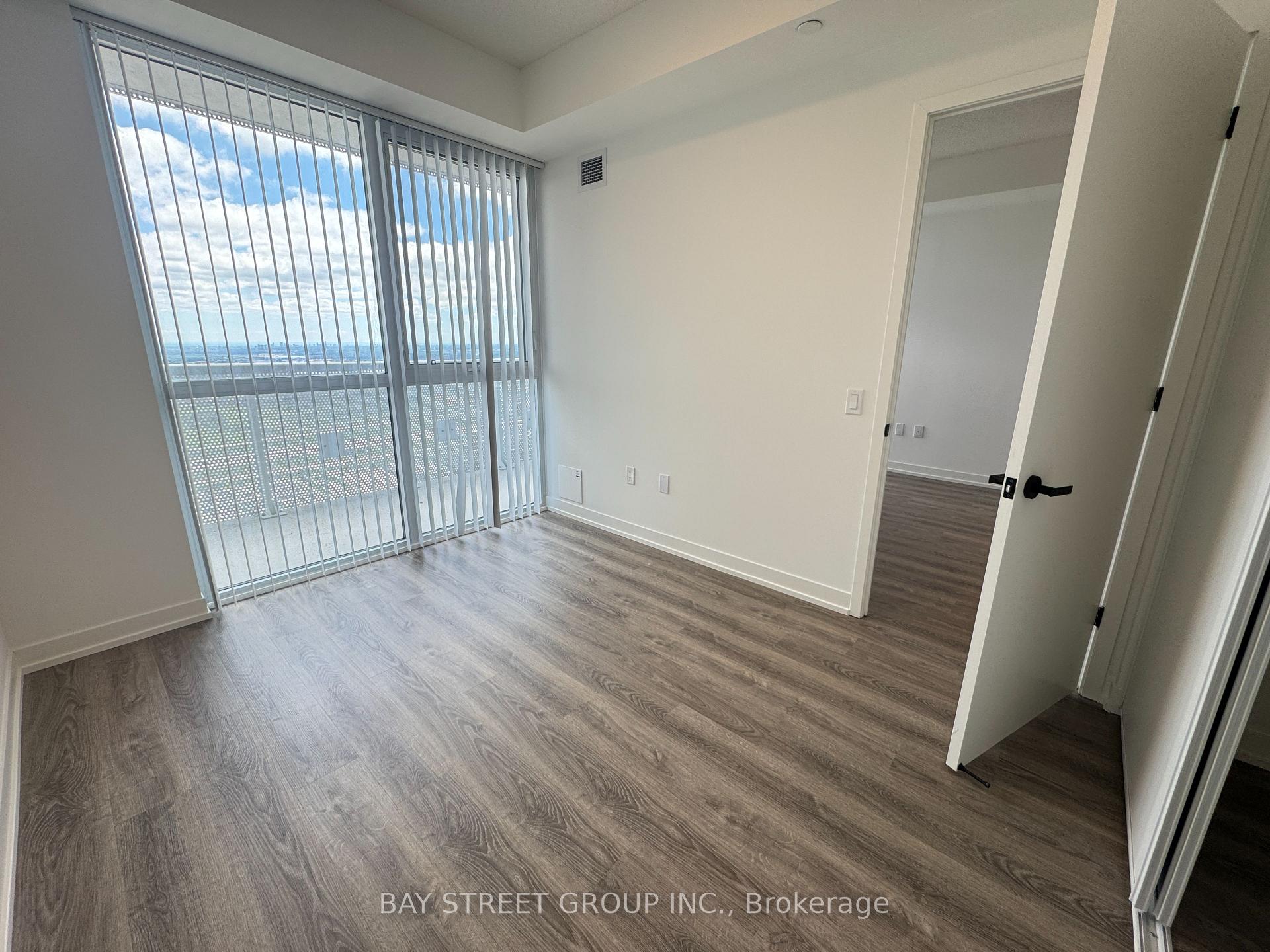 Photo 15 of Unit 5510, 8 Interchange Way, Vaughan, Vaughan Corporate Centre — HOMEH