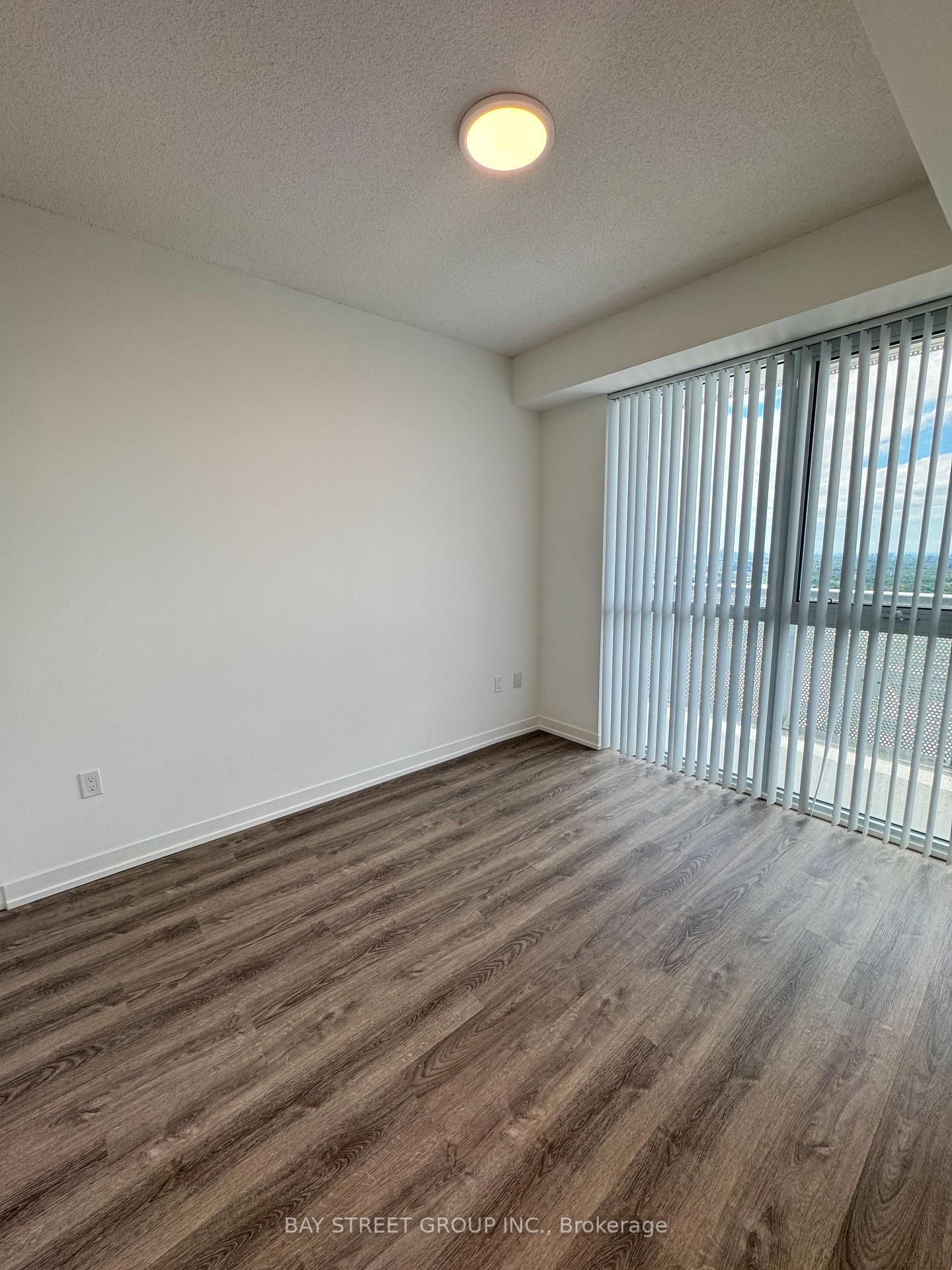 Photo 16 of Unit 5510, 8 Interchange Way, Vaughan, Vaughan Corporate Centre — HOMEH
