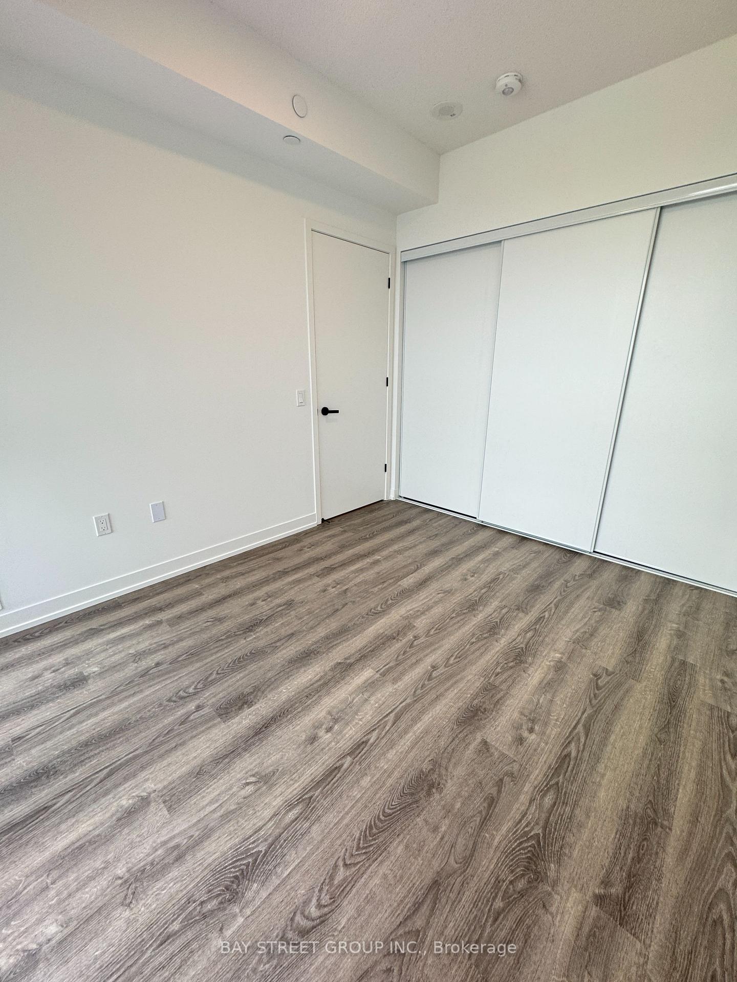 Photo 17 of Unit 5510, 8 Interchange Way, Vaughan, Vaughan Corporate Centre — HOMEH