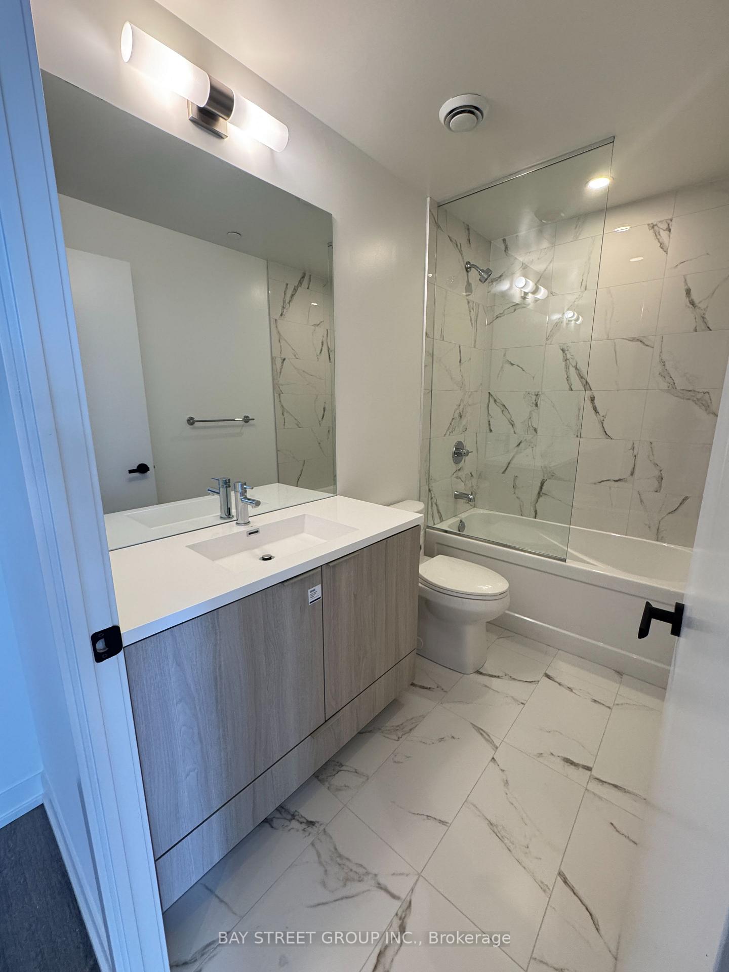 Photo 18 of Unit 5510, 8 Interchange Way, Vaughan, Vaughan Corporate Centre — HOMEH