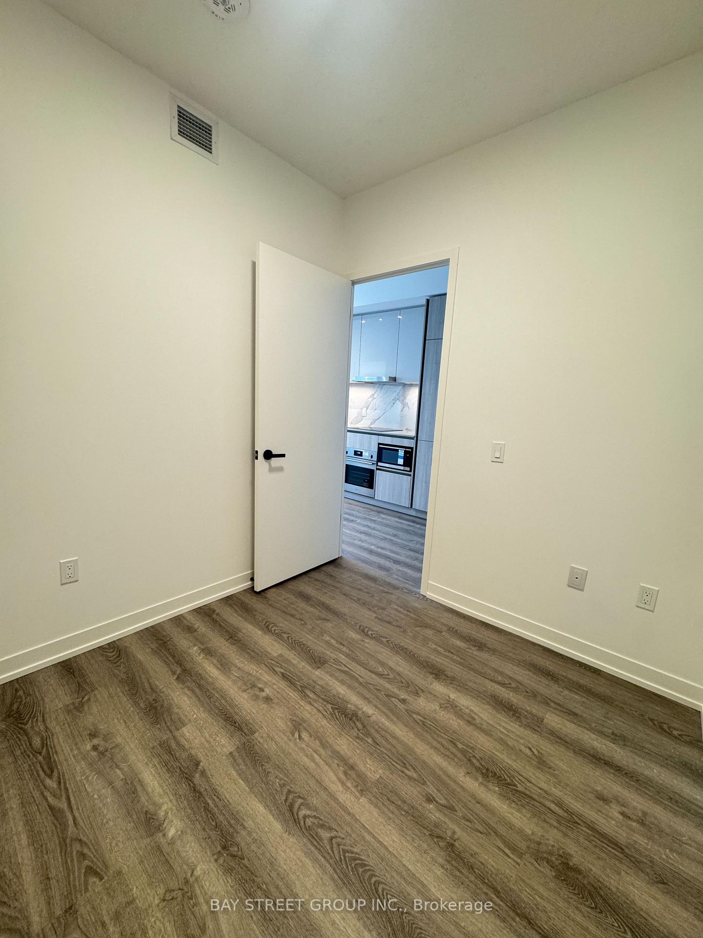 Photo 20 of Unit 5510, 8 Interchange Way, Vaughan, Vaughan Corporate Centre — HOMEH