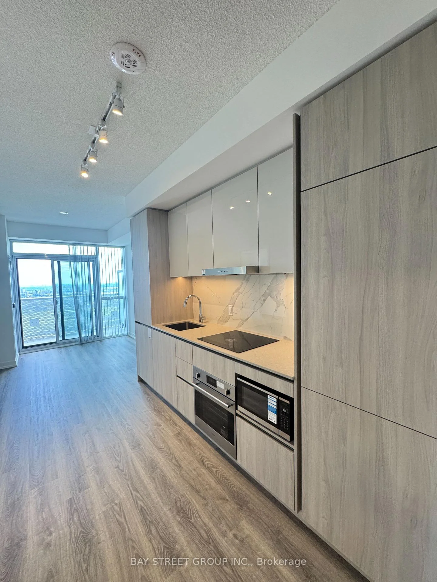 Photo 13 of Unit 5510, 8 Interchange Way, Vaughan, Vaughan Corporate Centre — HOMEH